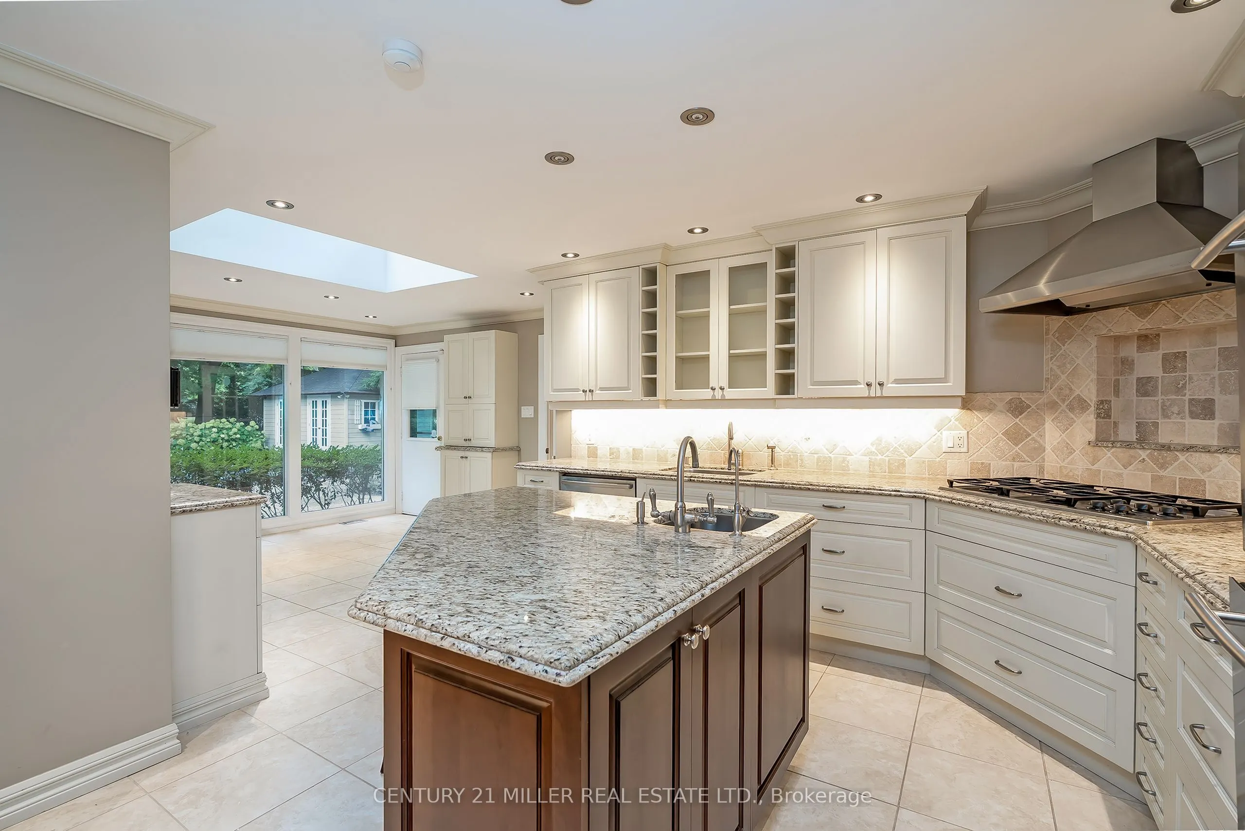 11 Colonial Crescent