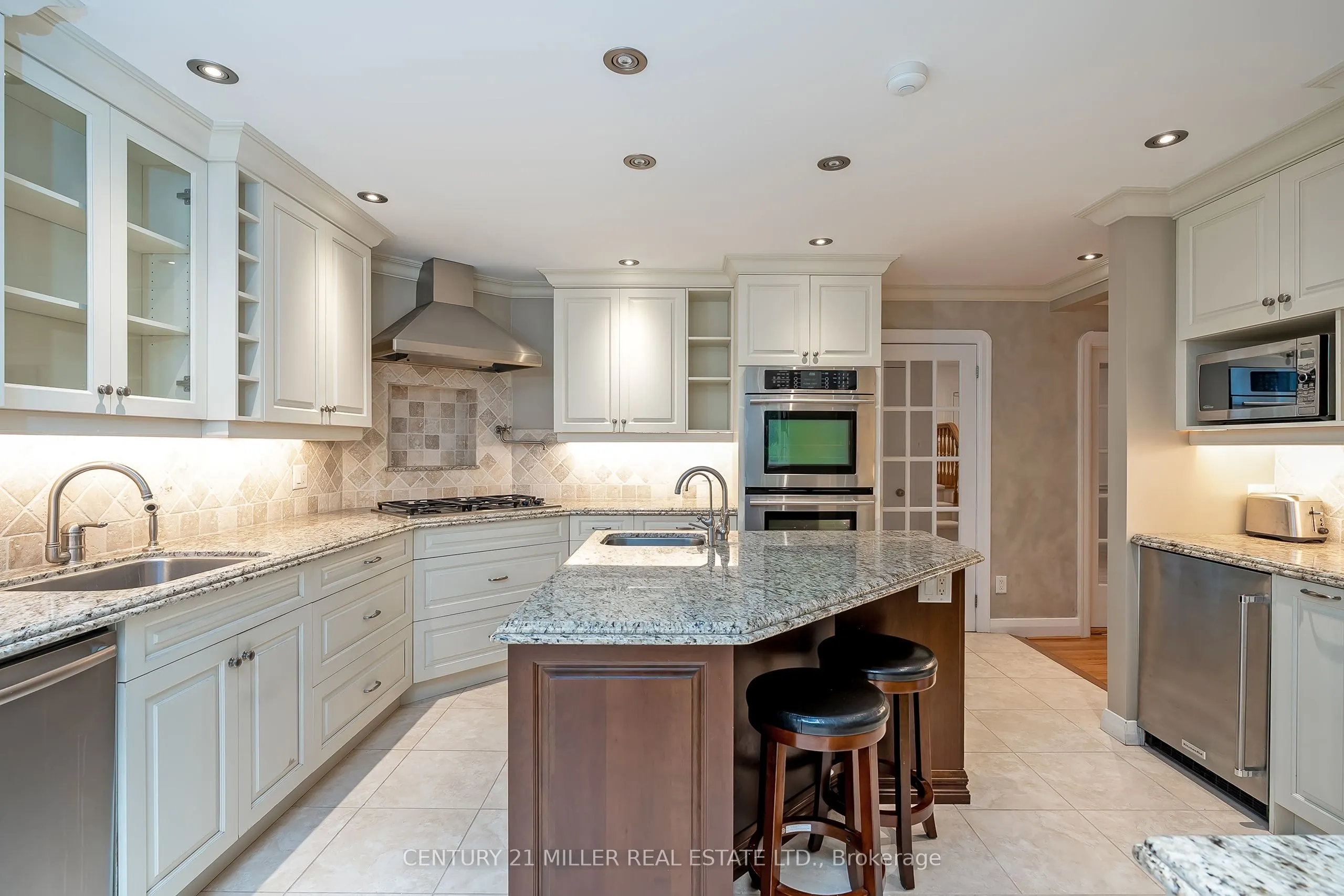 11 Colonial Crescent