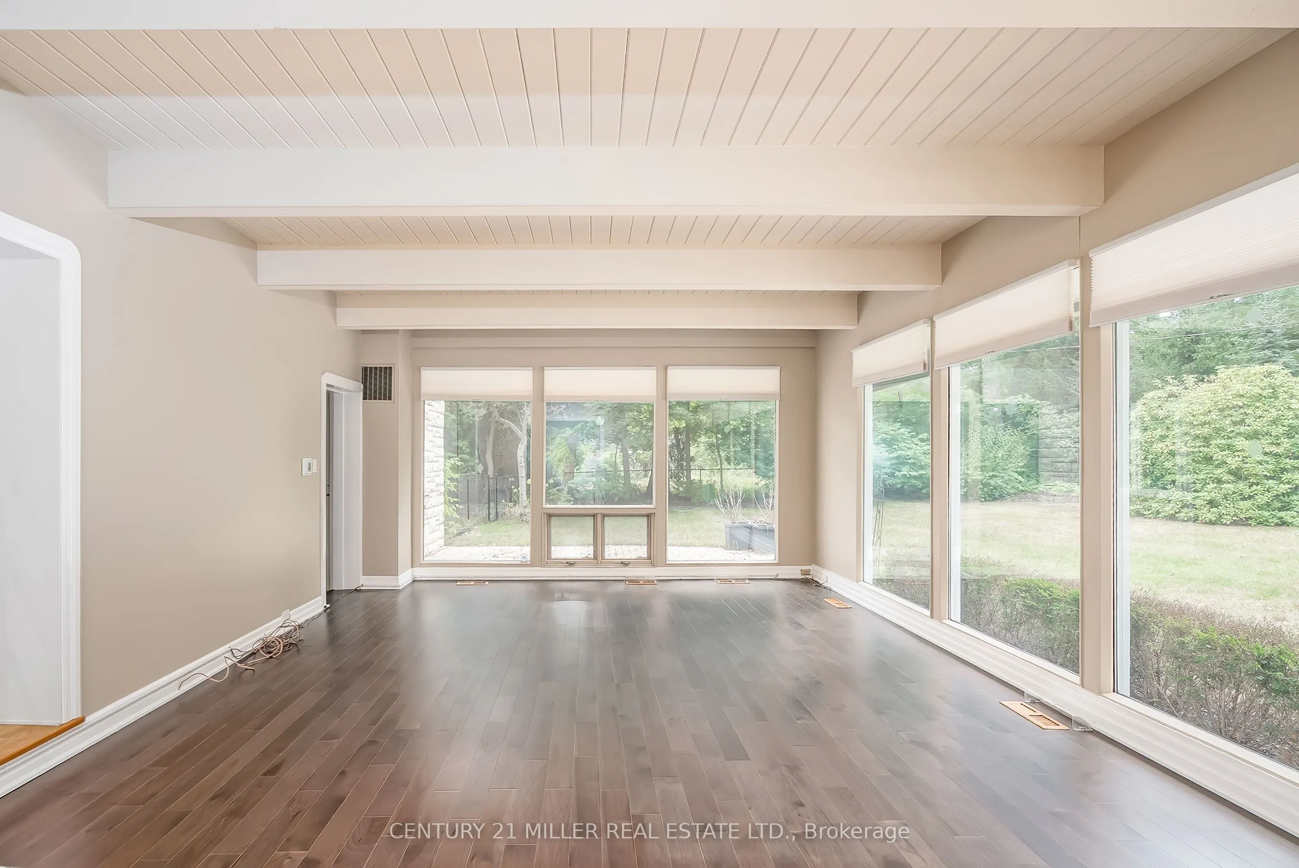 11 Colonial Crescent