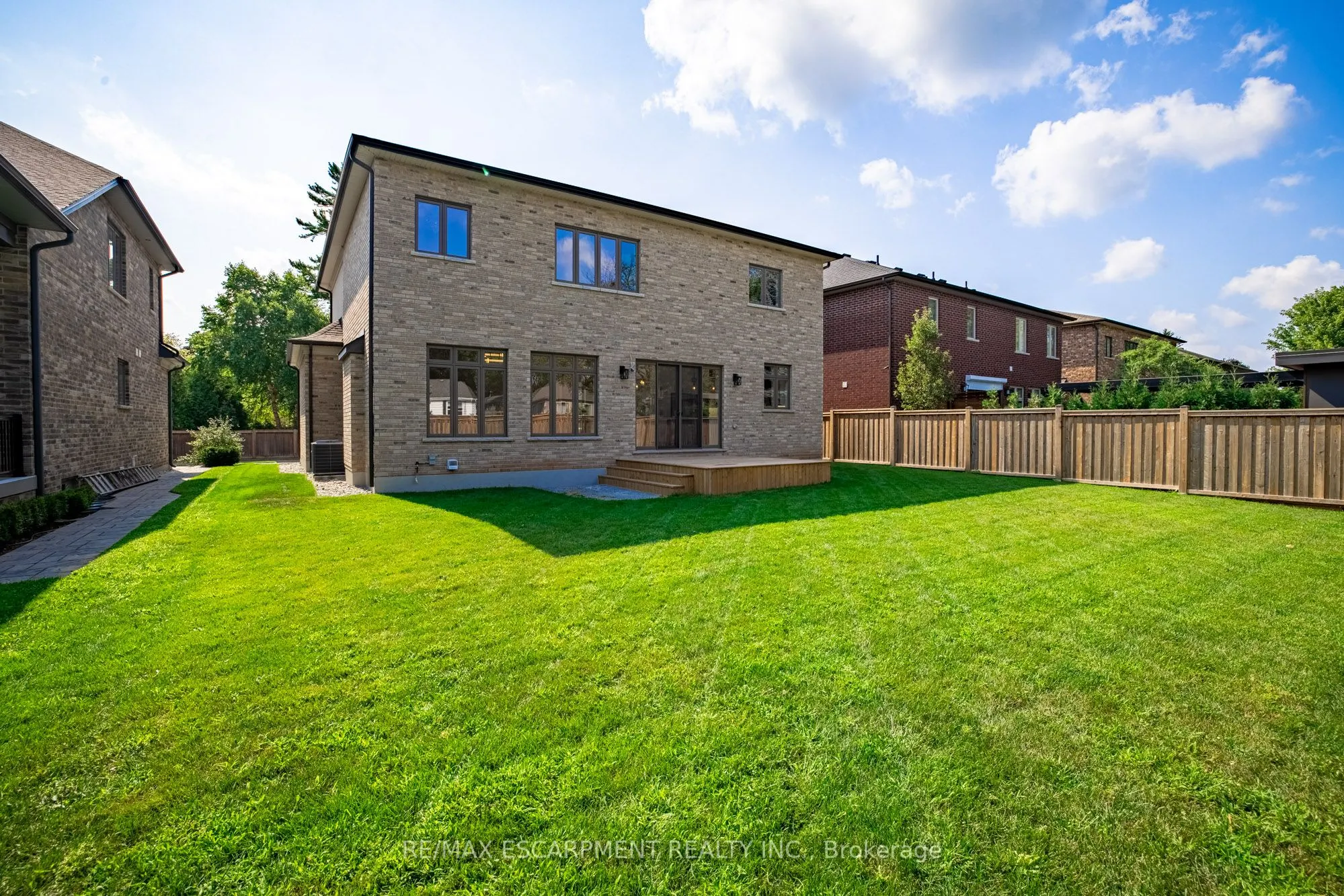 31 Bayside Court