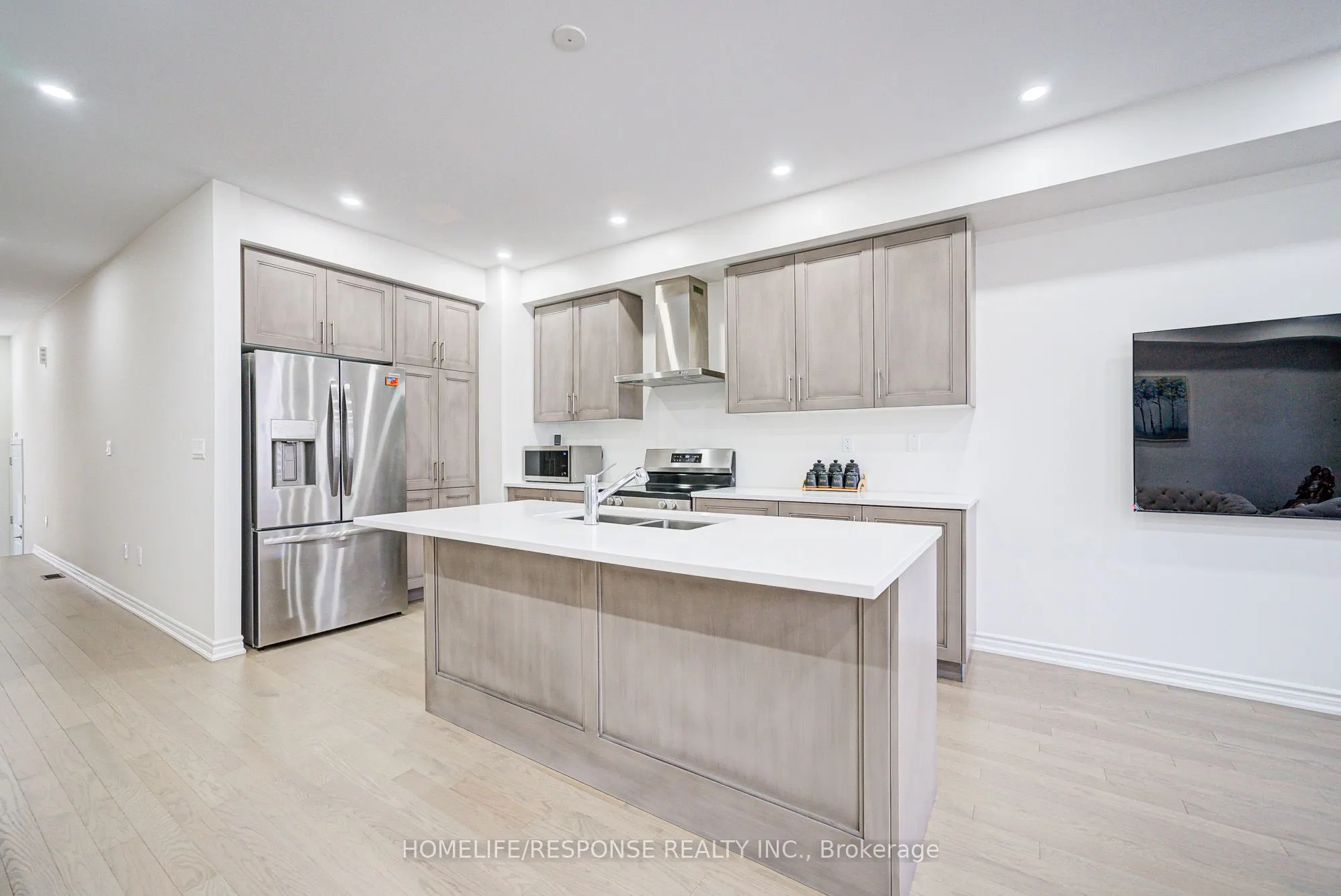 595 CELANDINE Terrace