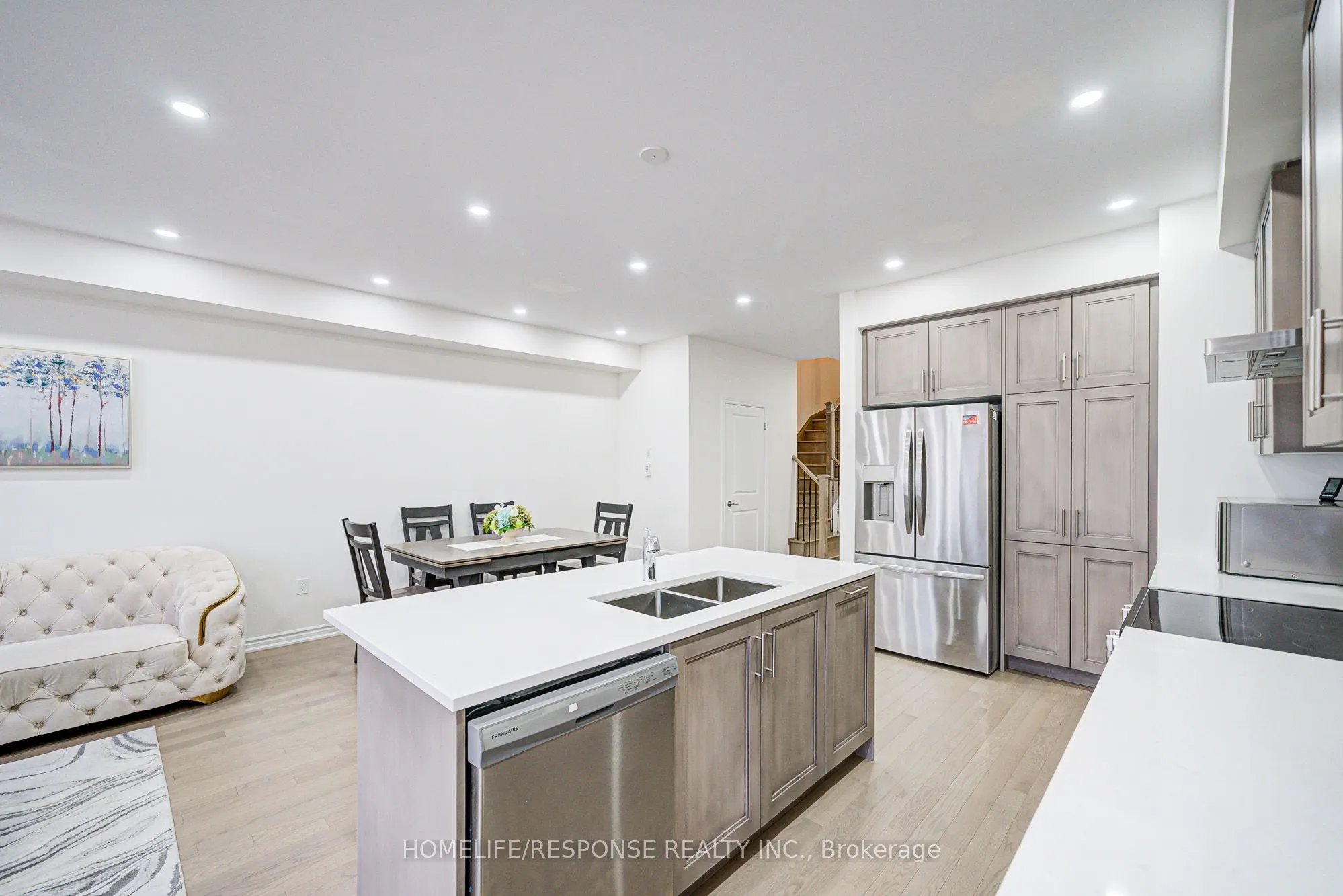 595 CELANDINE Terrace