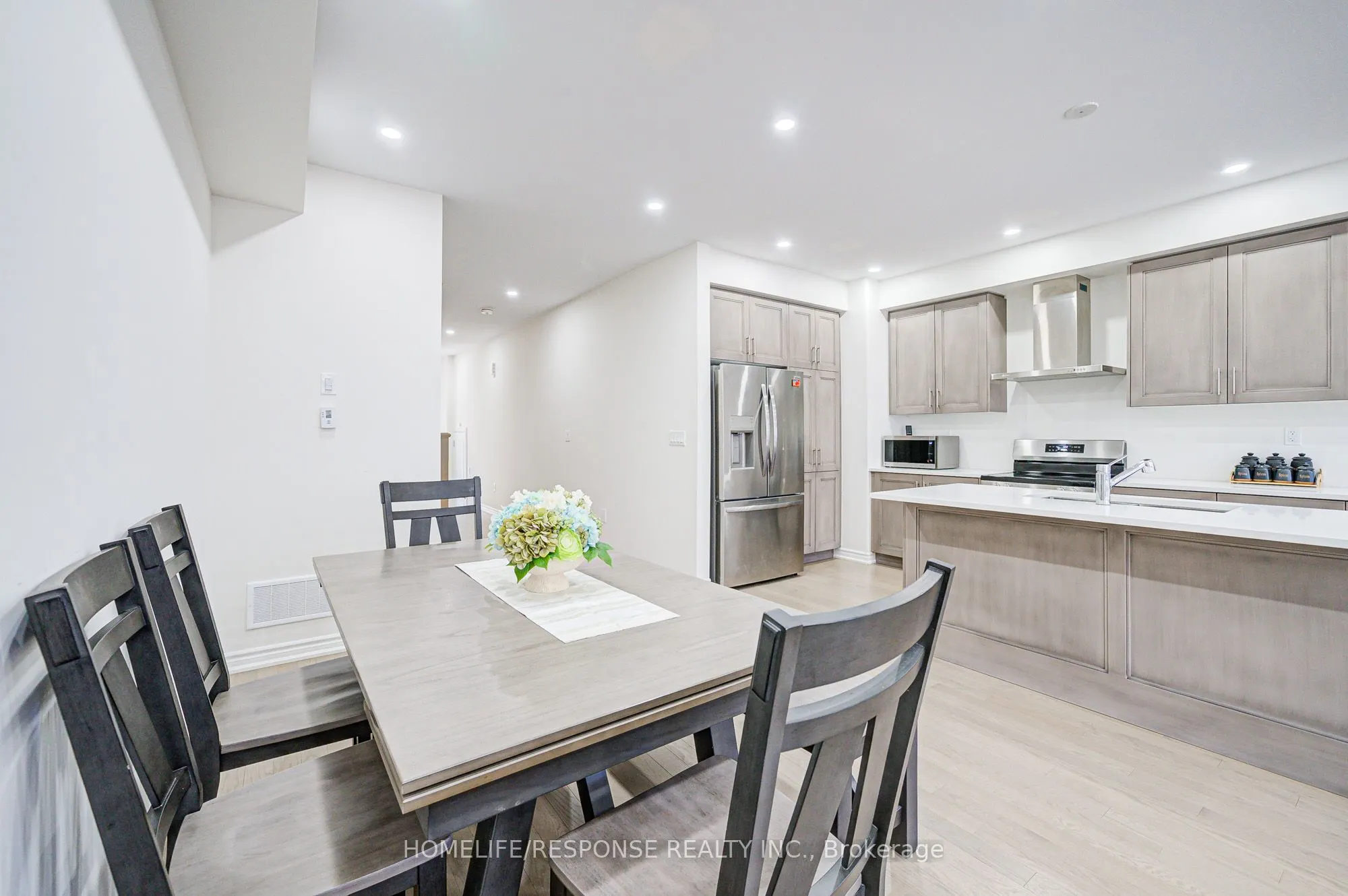 595 CELANDINE Terrace