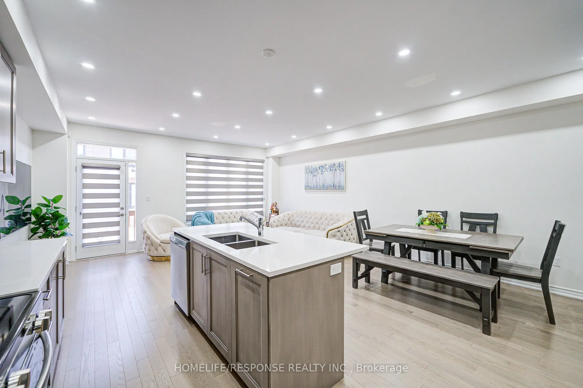 595 CELANDINE Terrace