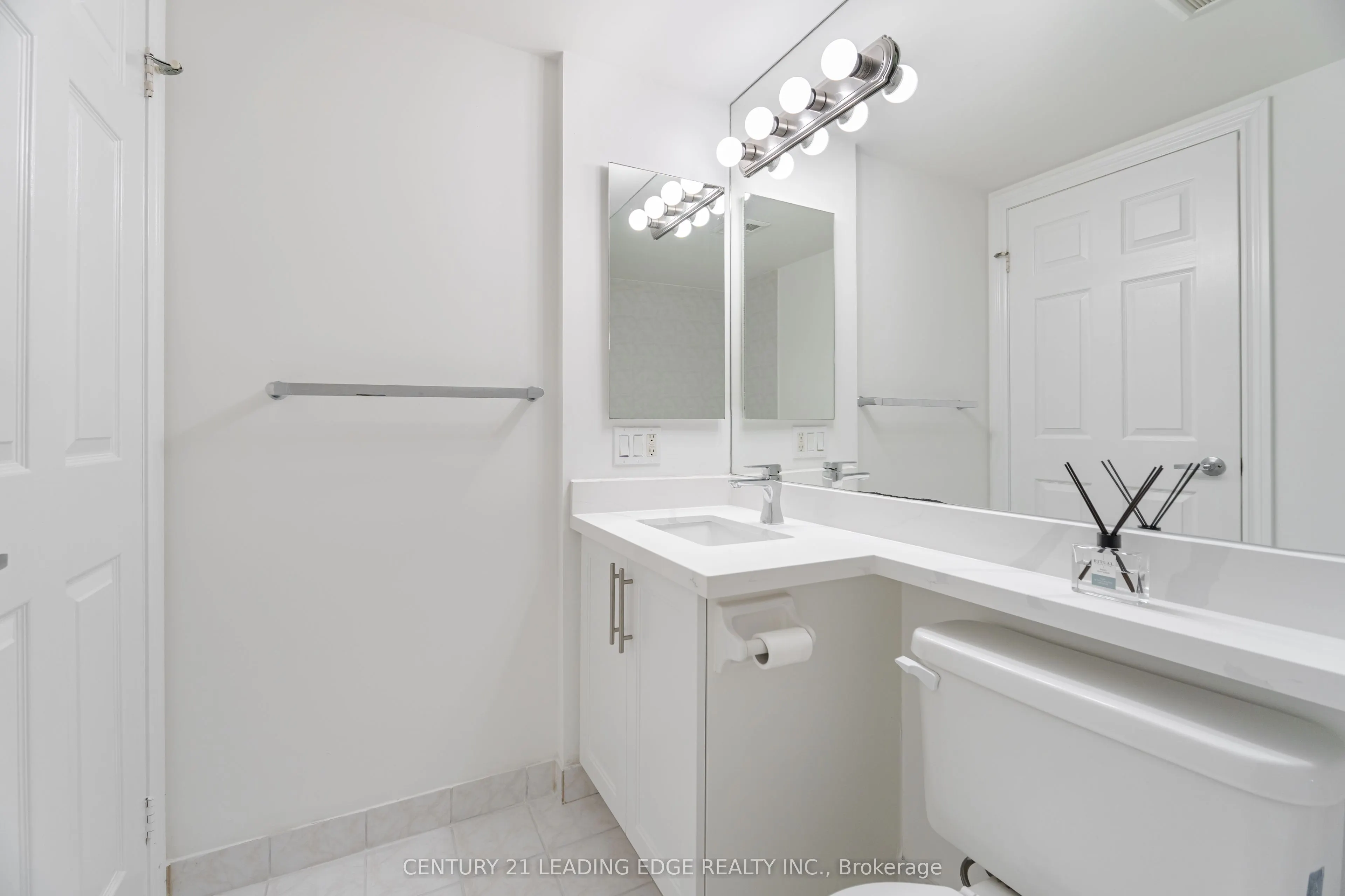 3880 Duke Of York Boulevard, #1609