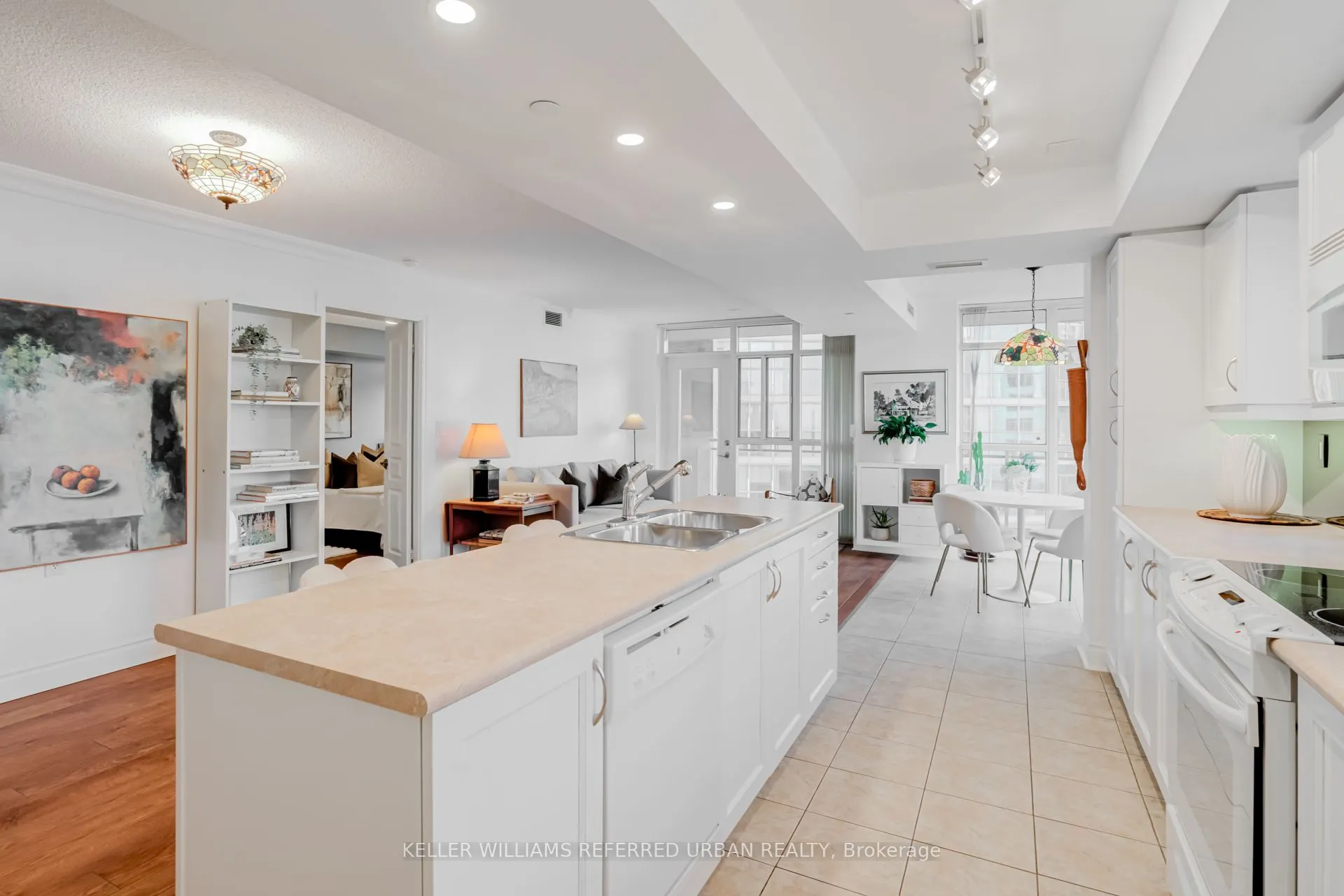 3 Marine Parade Drive, #902