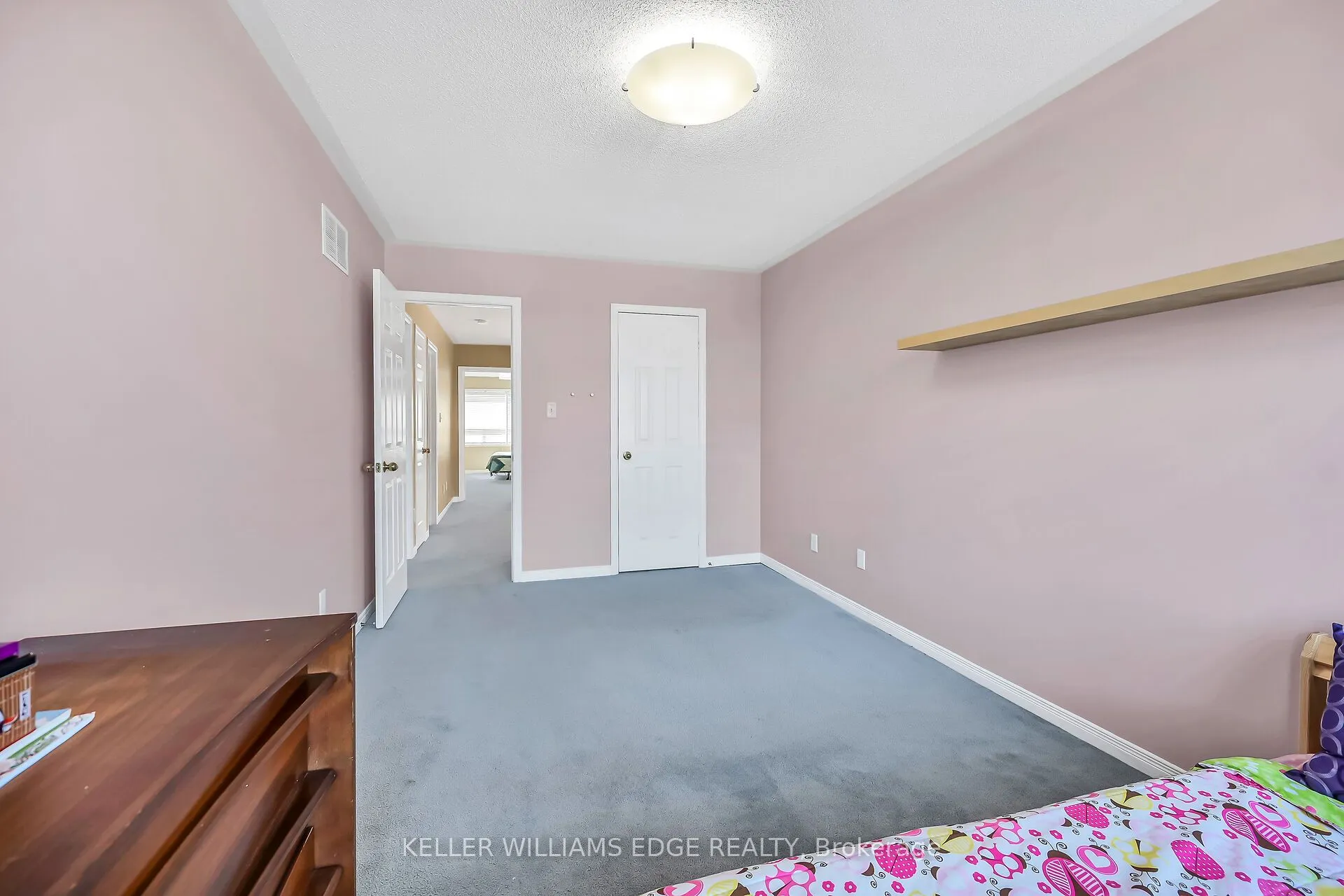 5648 Evelyn Lane