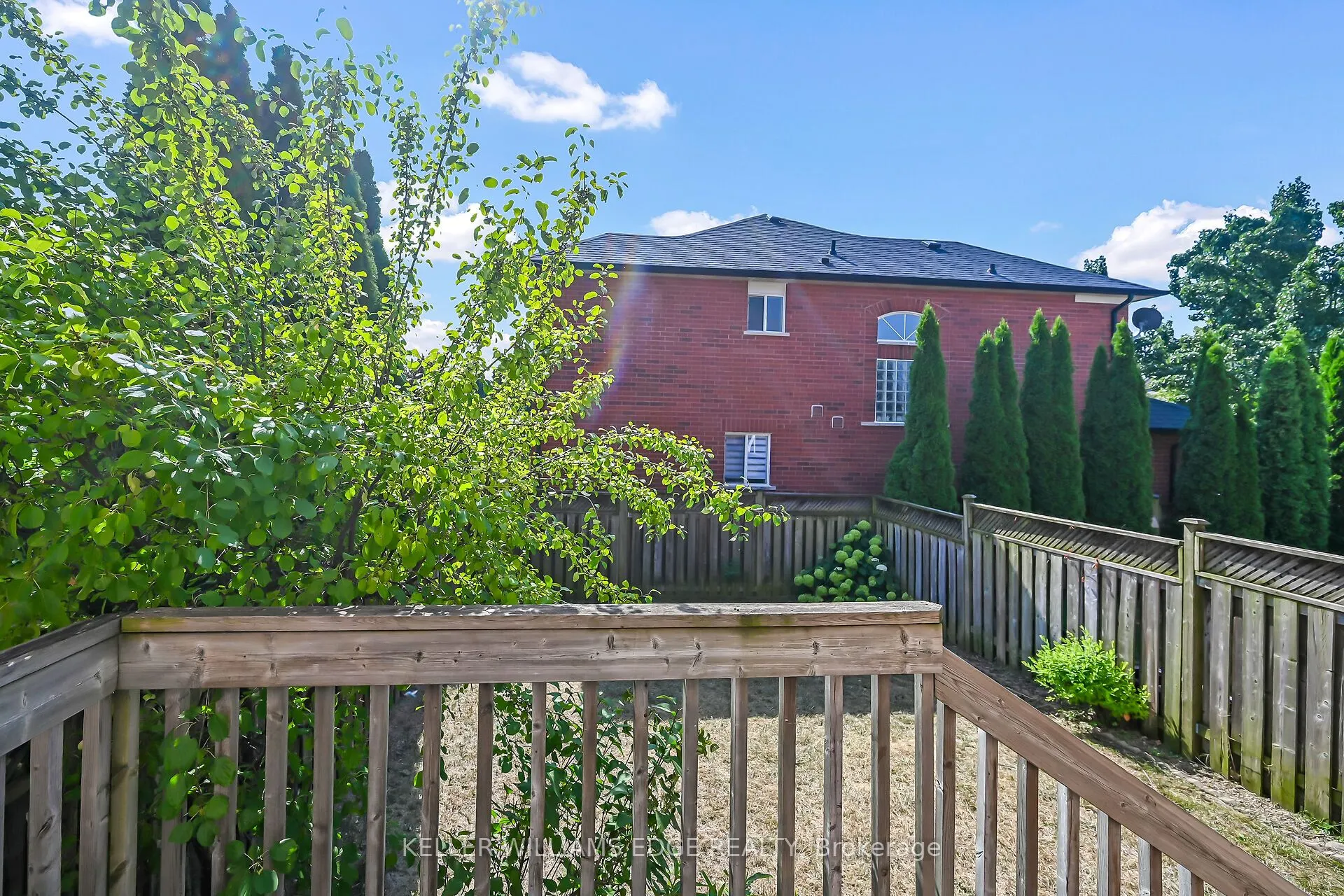 5648 Evelyn Lane