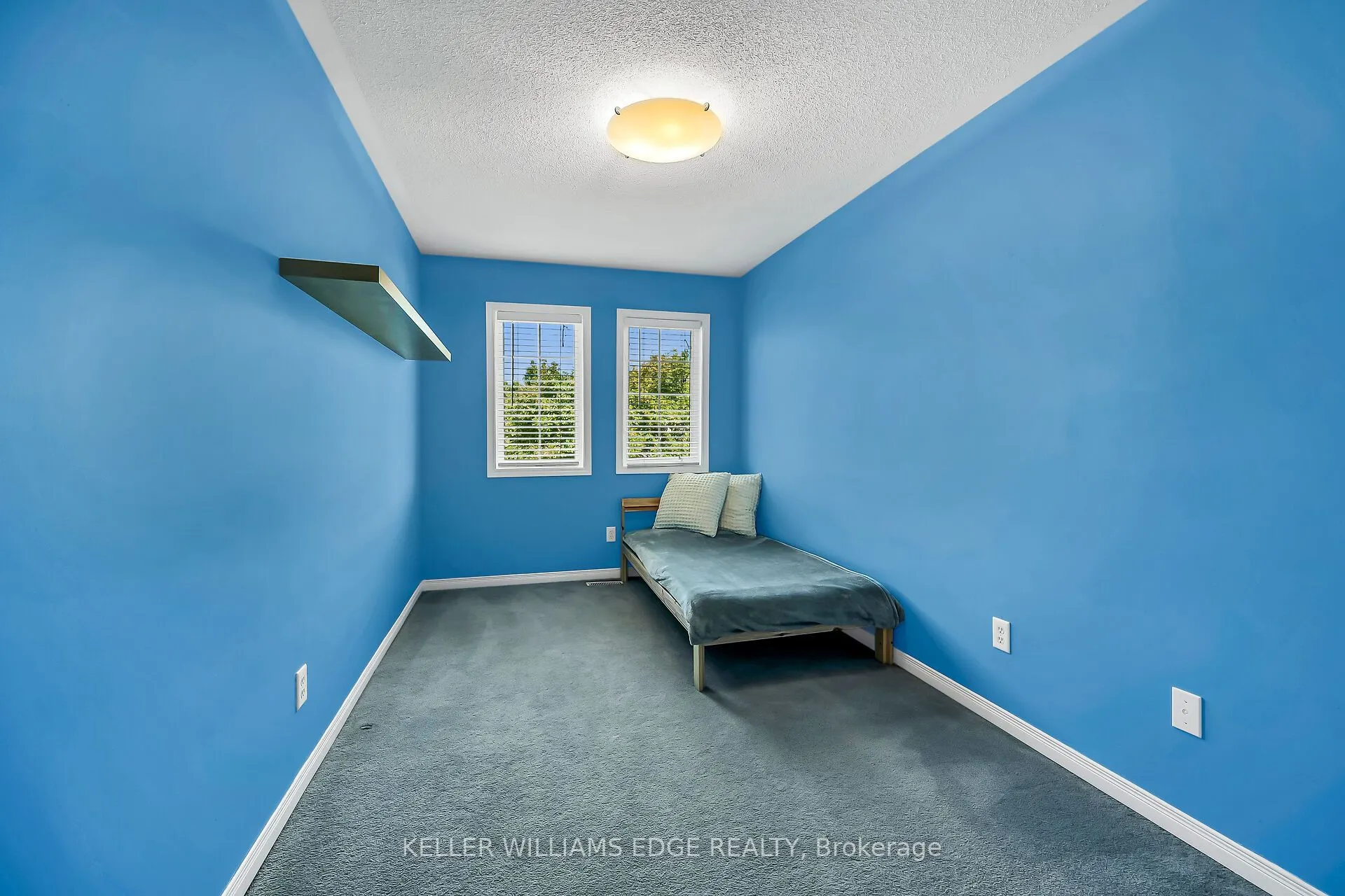 5648 Evelyn Lane