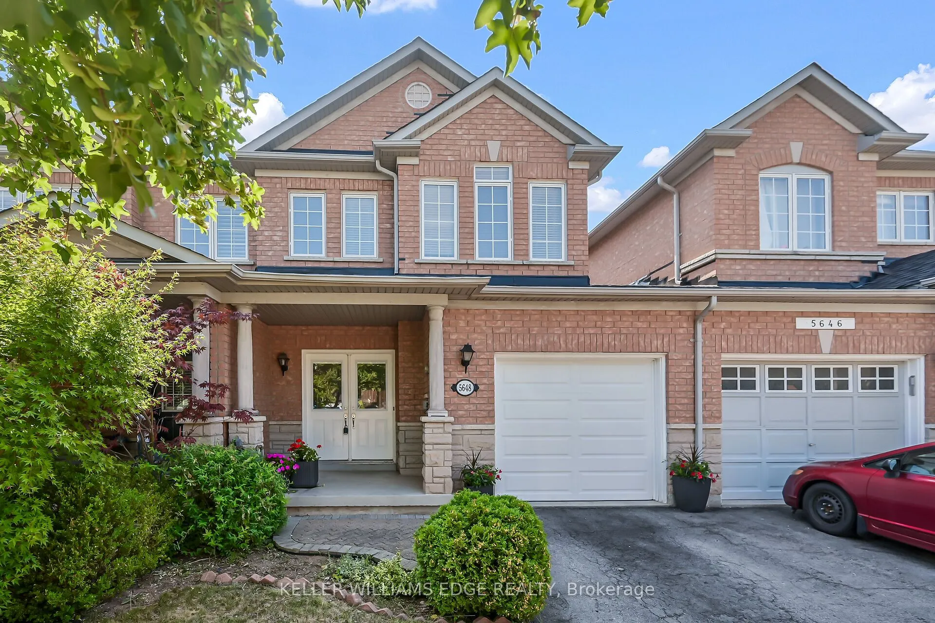5648 Evelyn Lane