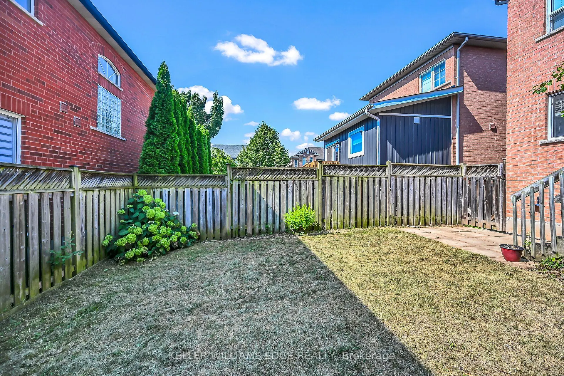 5648 Evelyn Lane