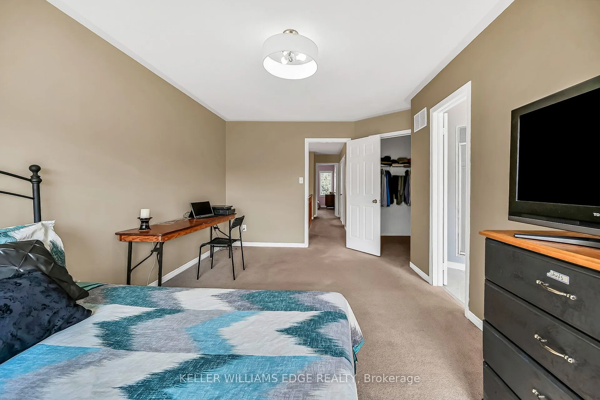 5648 Evelyn Lane