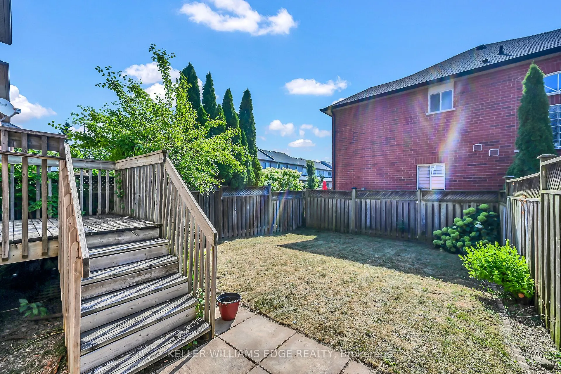 5648 Evelyn Lane