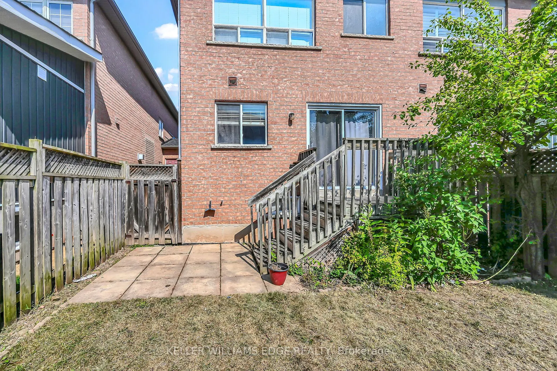 5648 Evelyn Lane