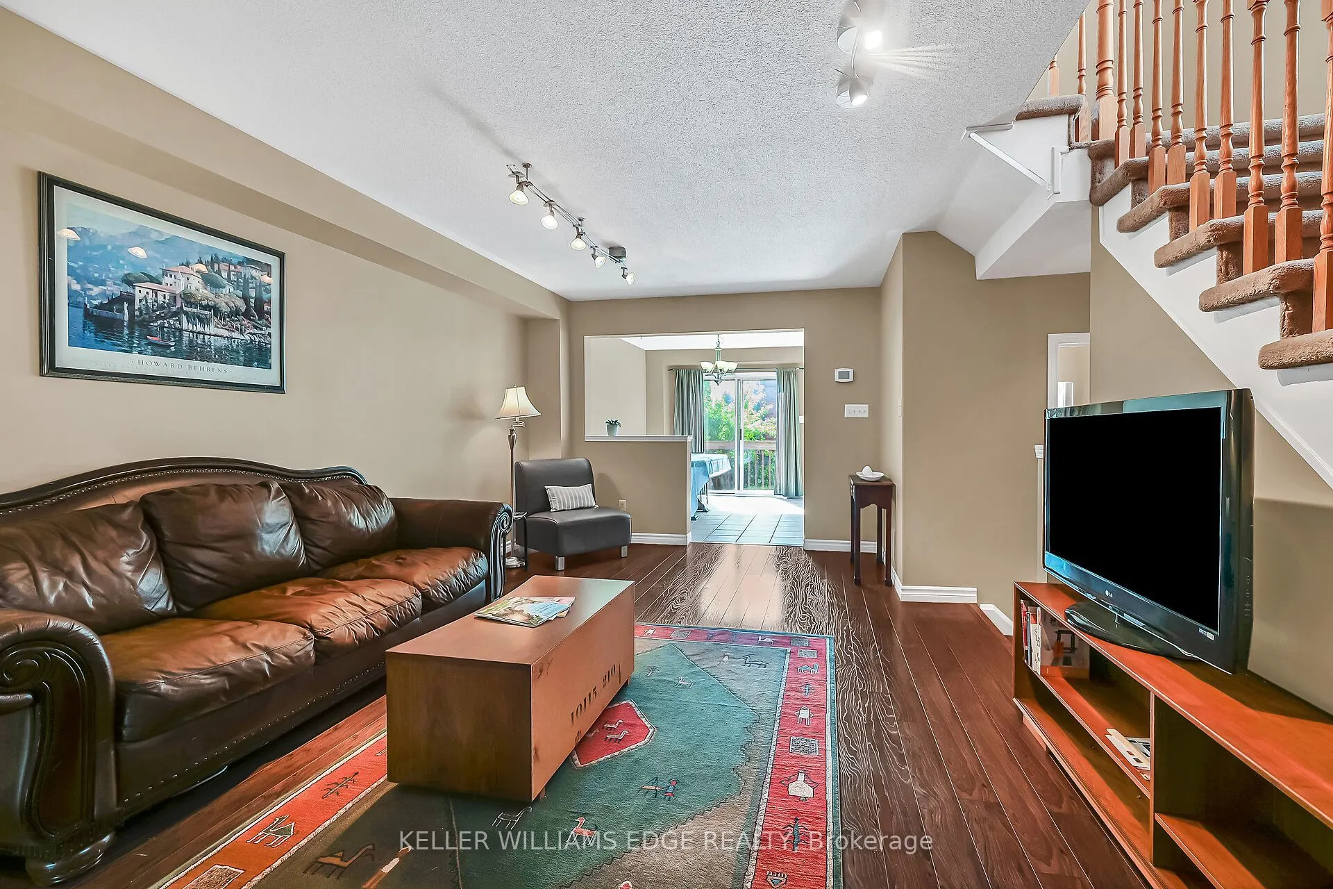 5648 Evelyn Lane