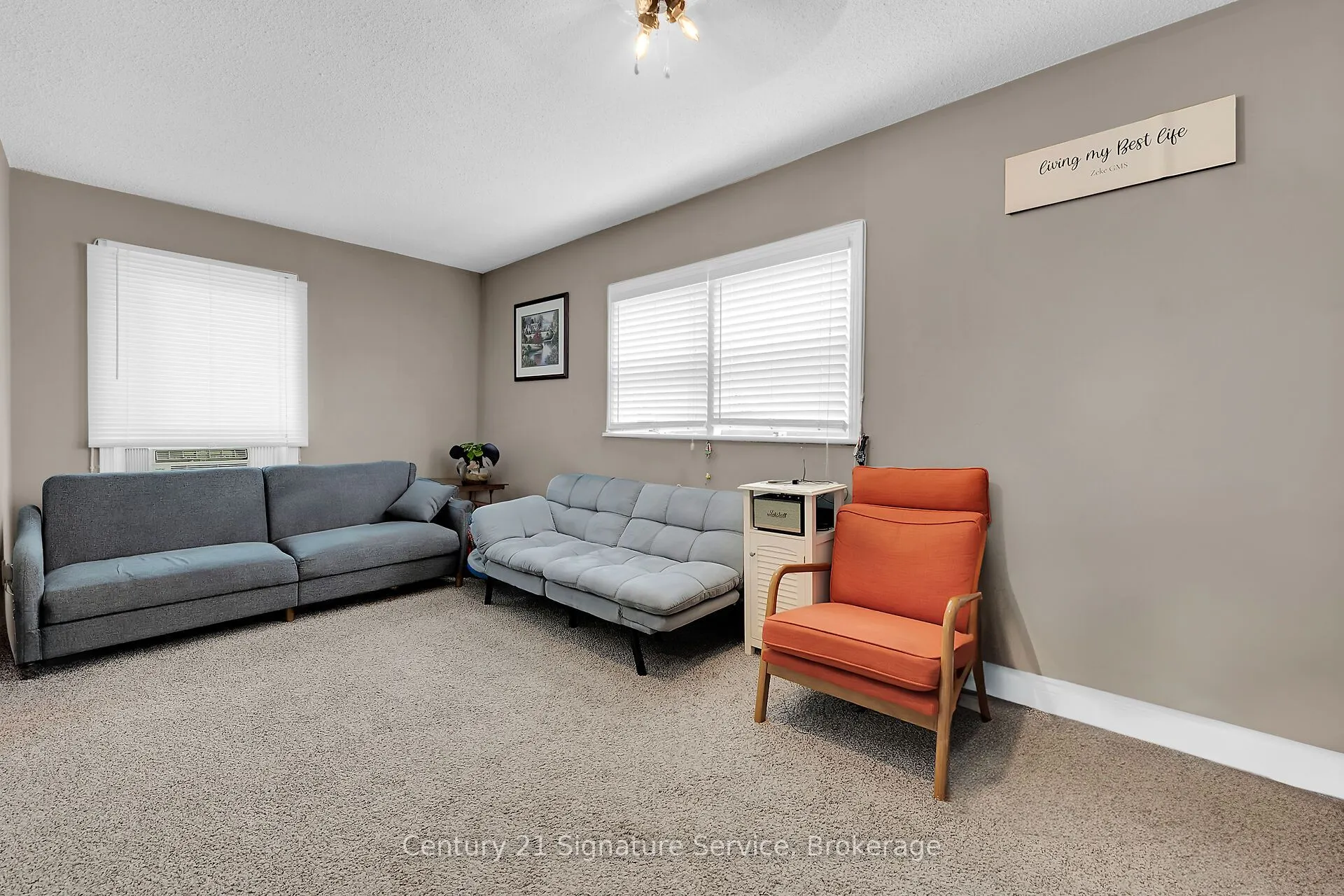 17 Fleming Avenue W