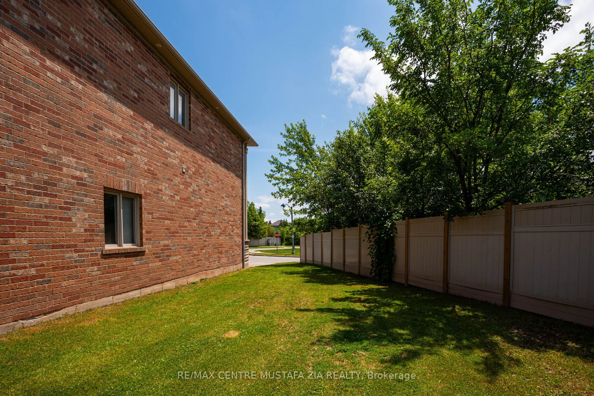 2522 Lyndhurst Drive