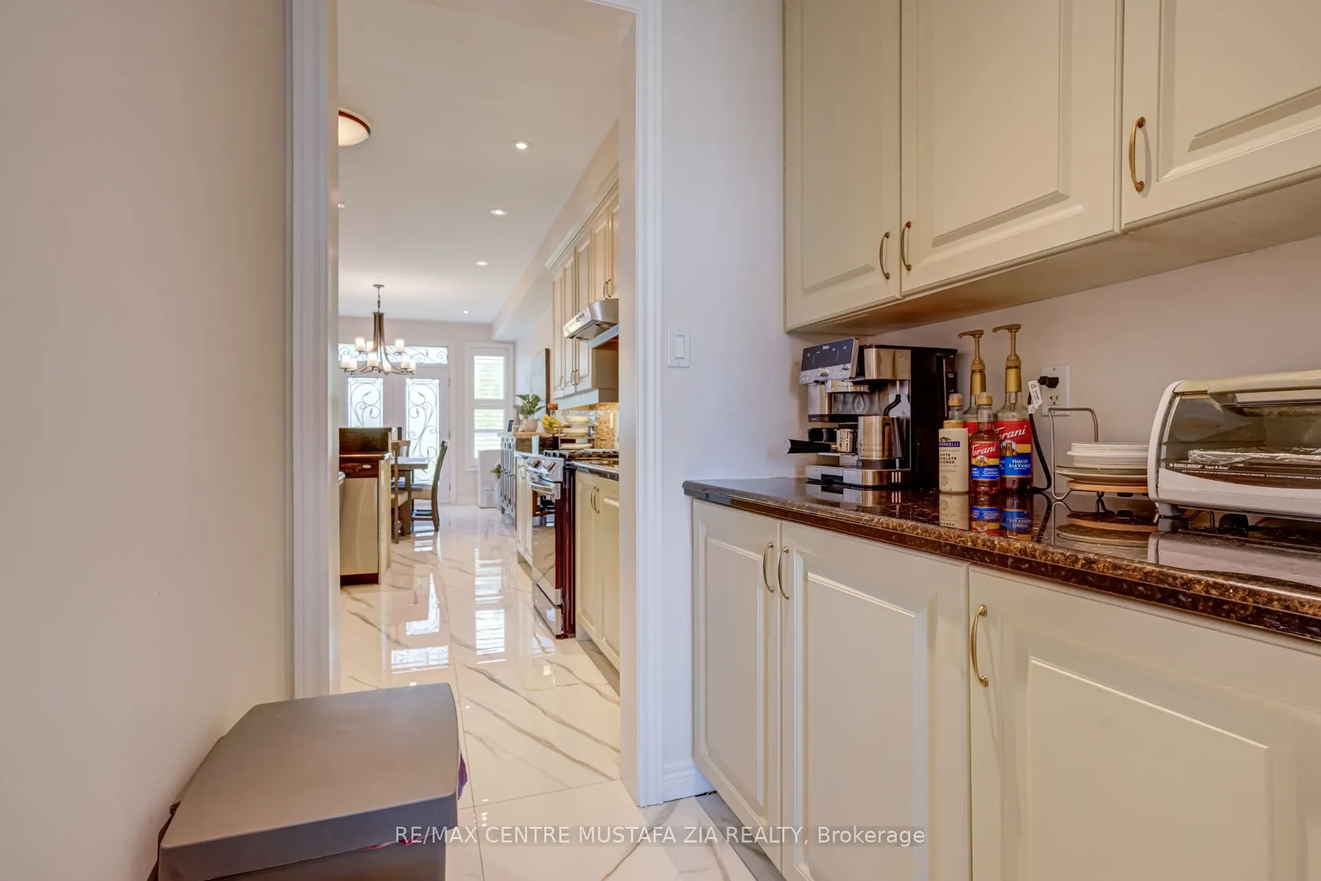 2522 Lyndhurst Drive
