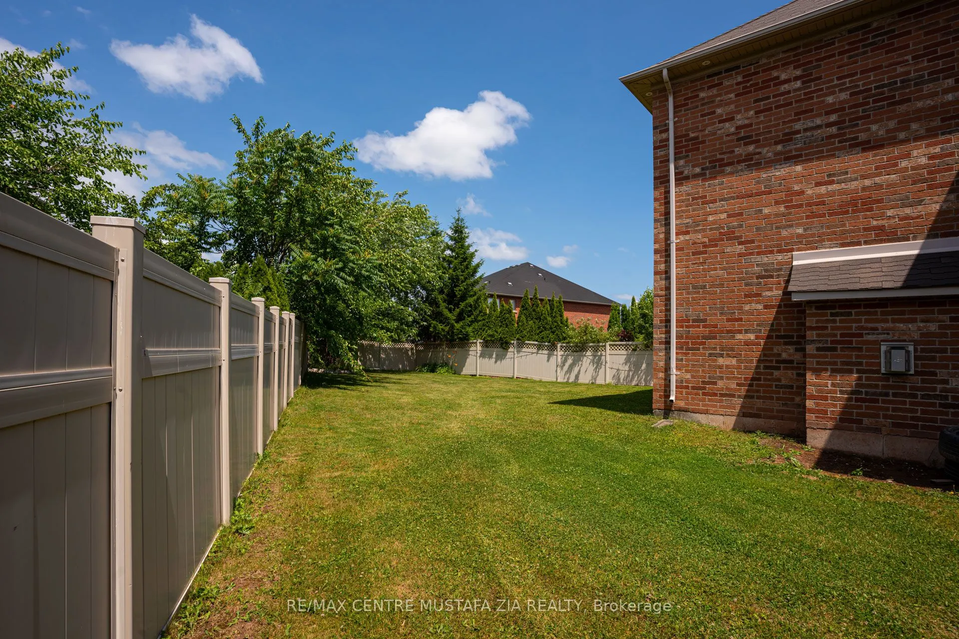 2522 Lyndhurst Drive