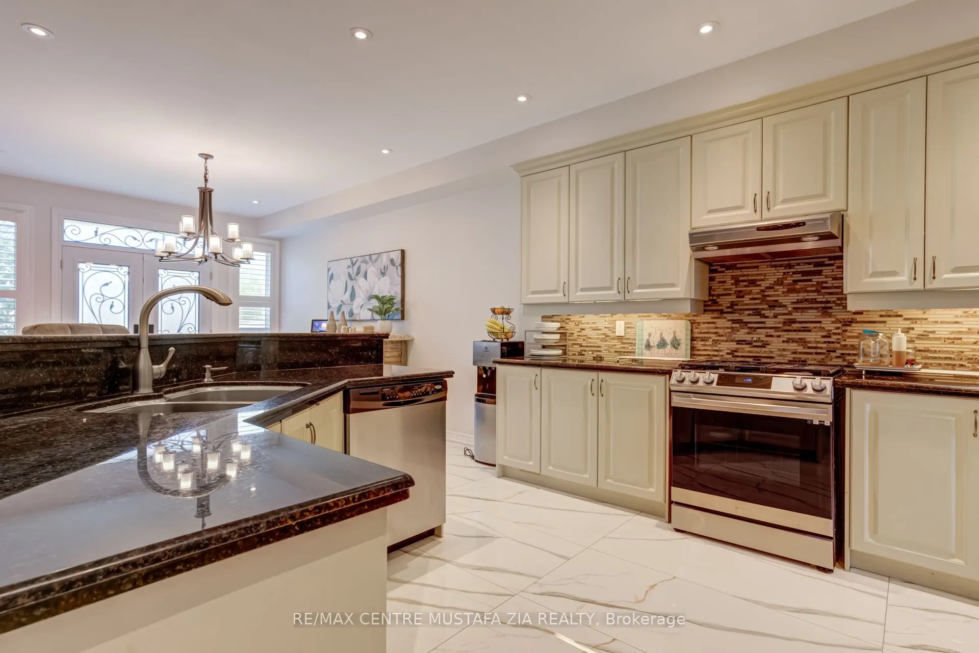2522 Lyndhurst Drive