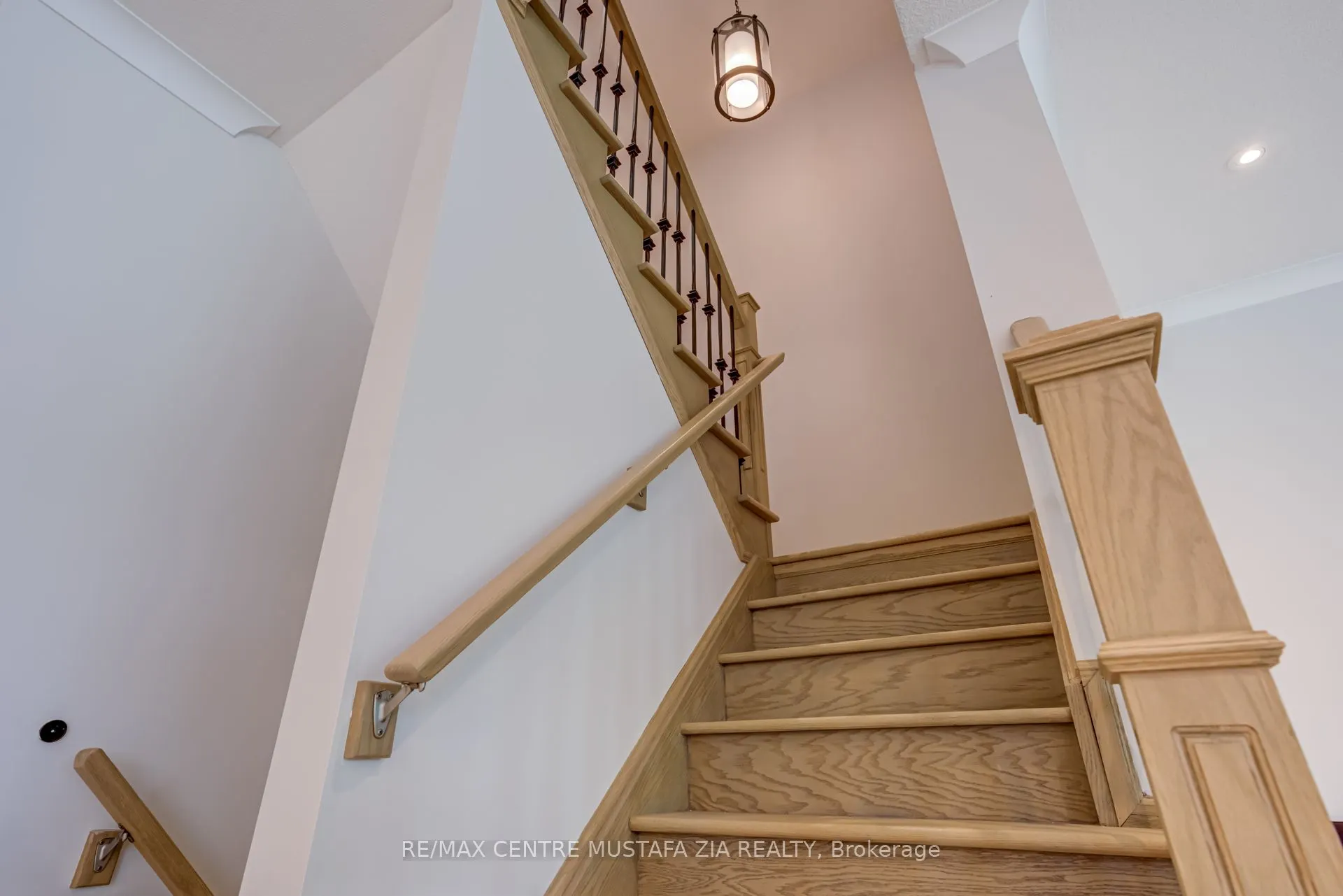 2522 Lyndhurst Drive