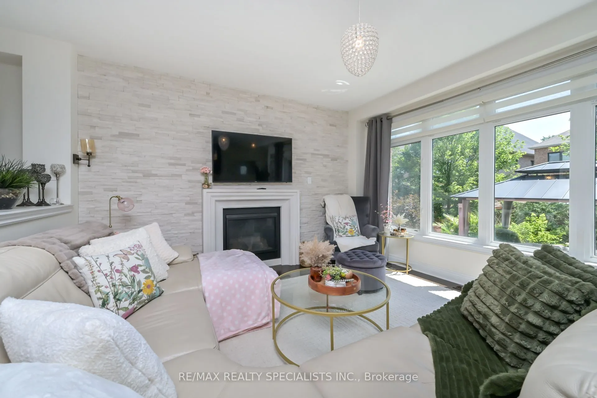 120 RISING HILL Ridge