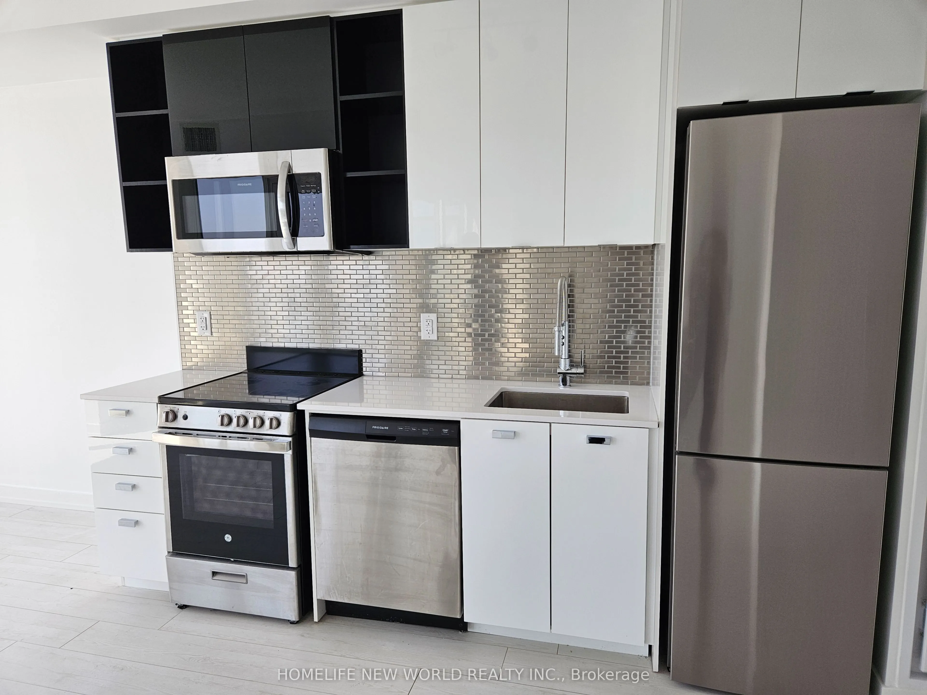 10 De Boers Drive, #1312
