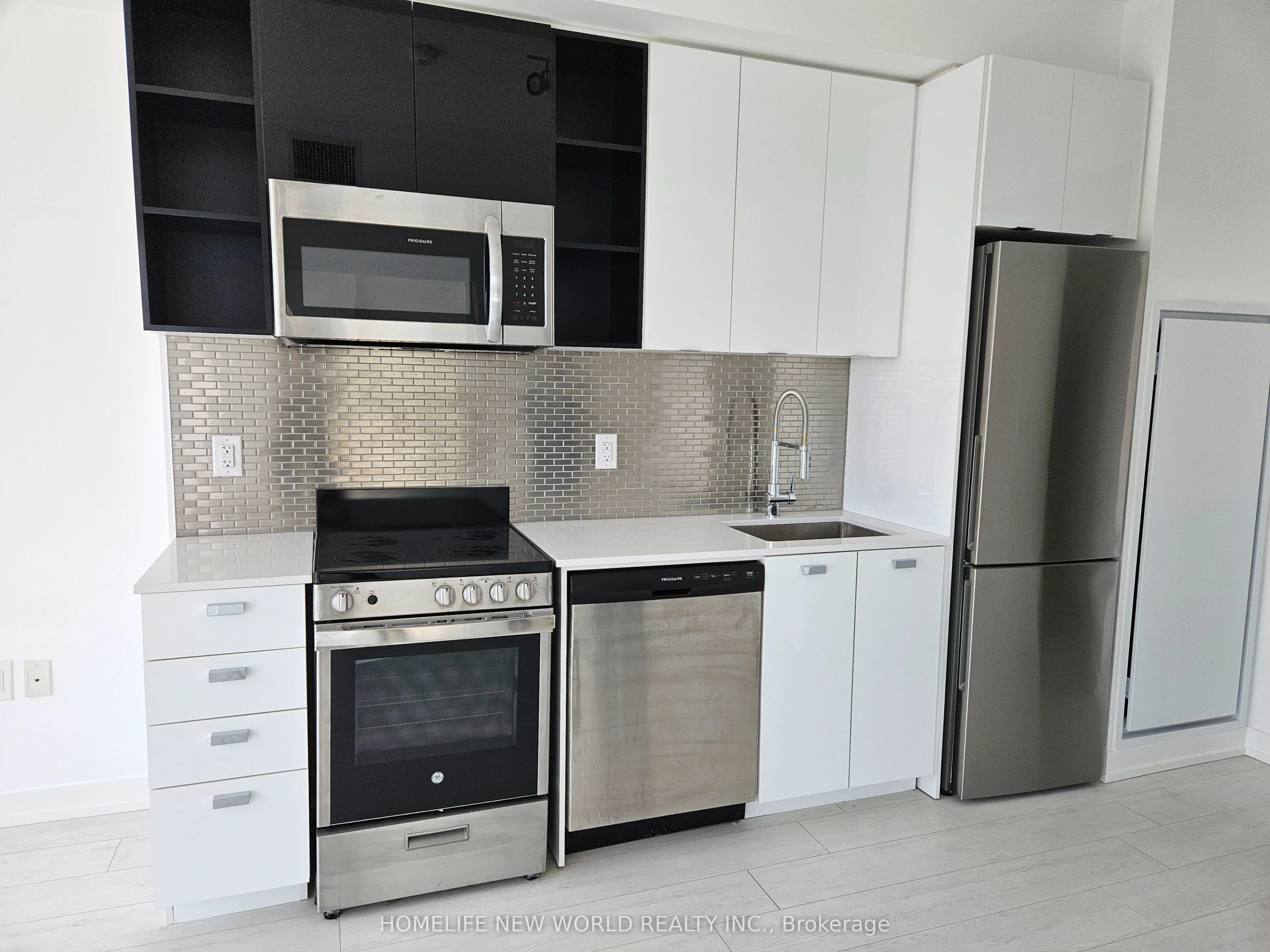 10 De Boers Drive, #1312