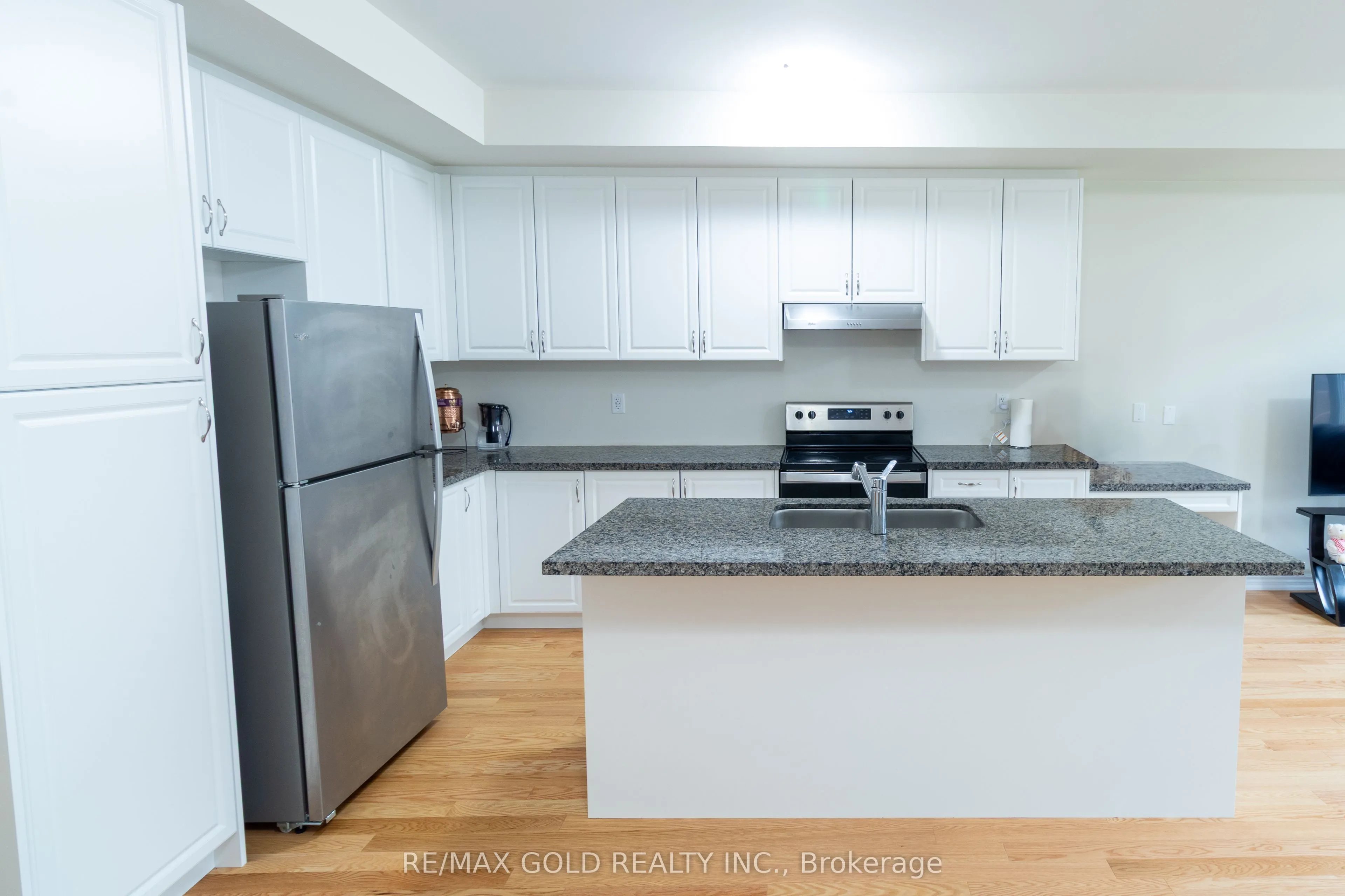 1384 National Common, #1384