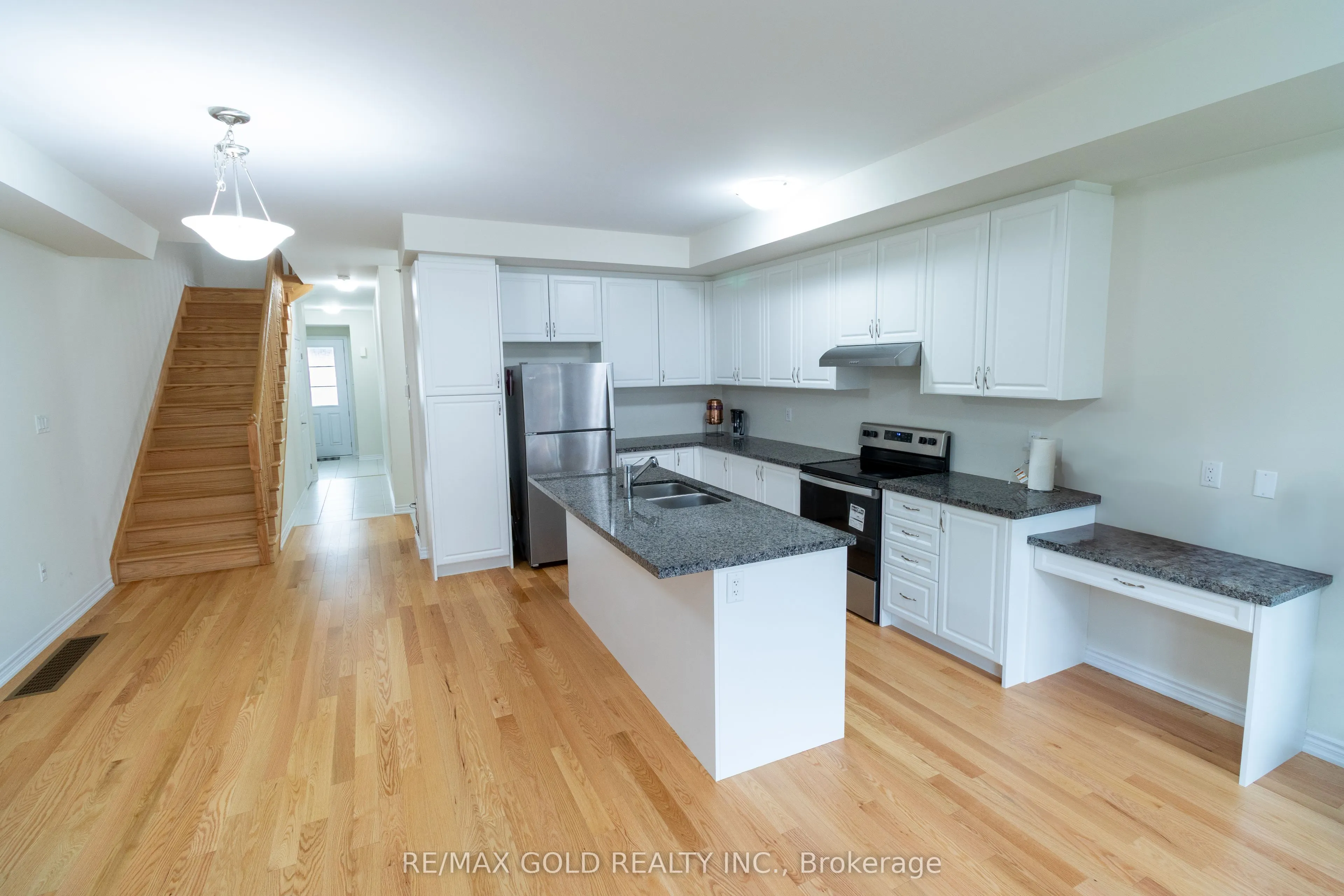 1384 National Common, #1384