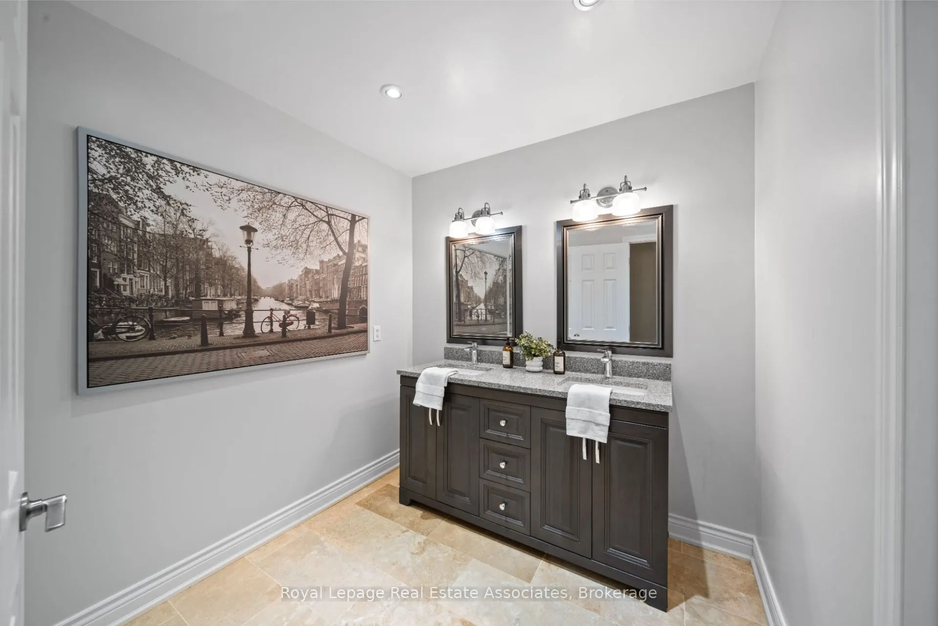3723 Trelawny Circle