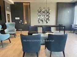 95 Dundas Street W, #211