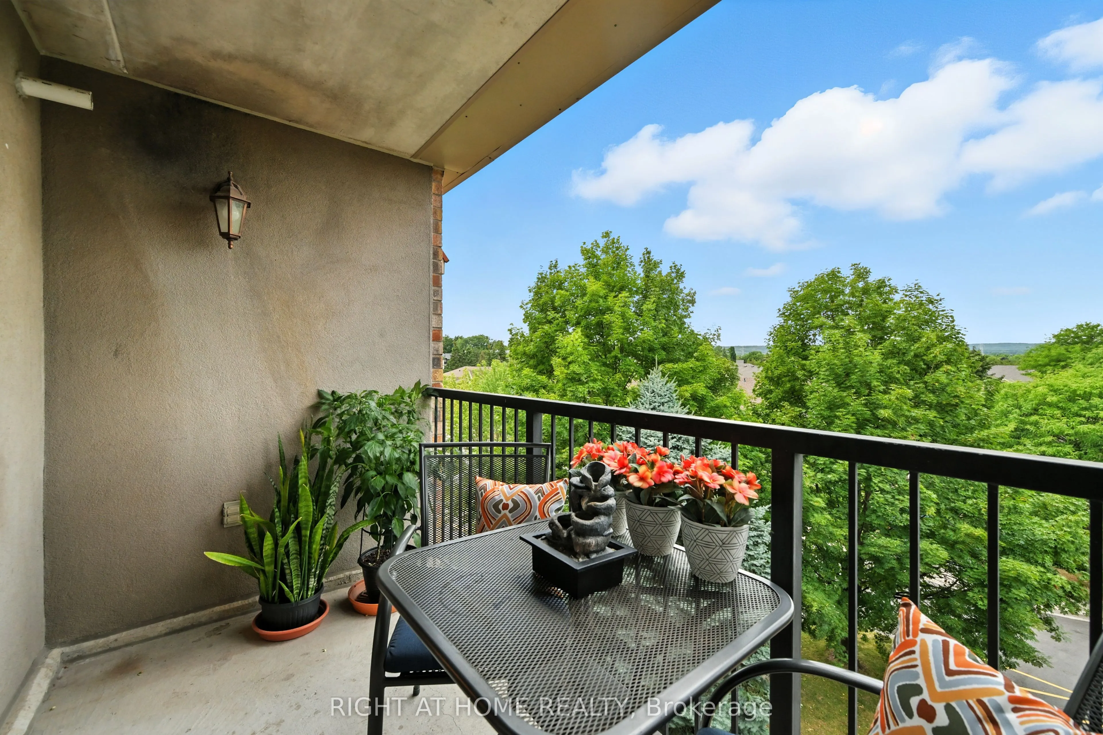 3499 Upper Middle Road, #404