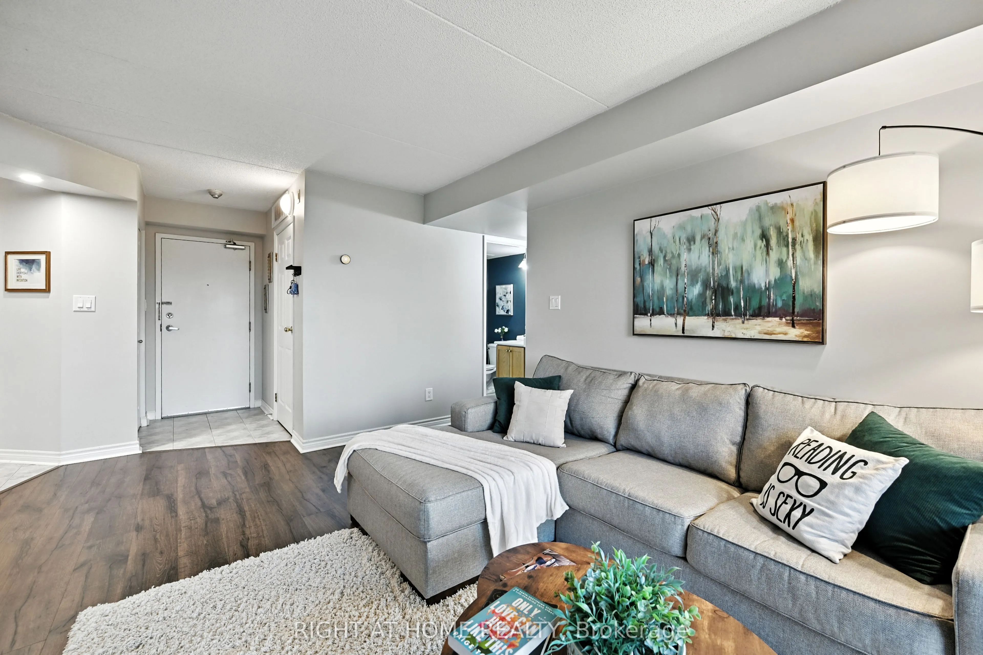 3499 Upper Middle Road, #404