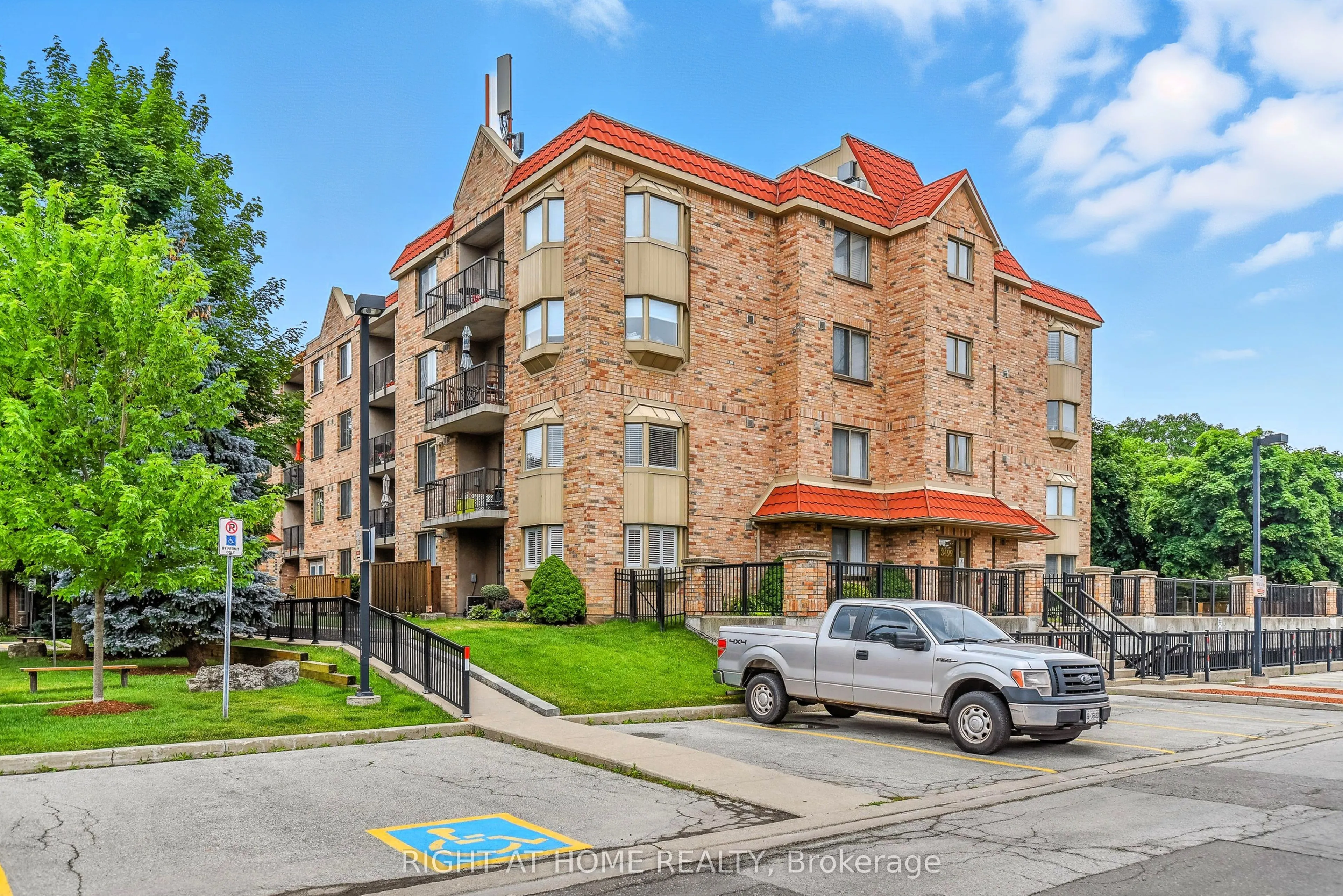 3499 Upper Middle Road, #404