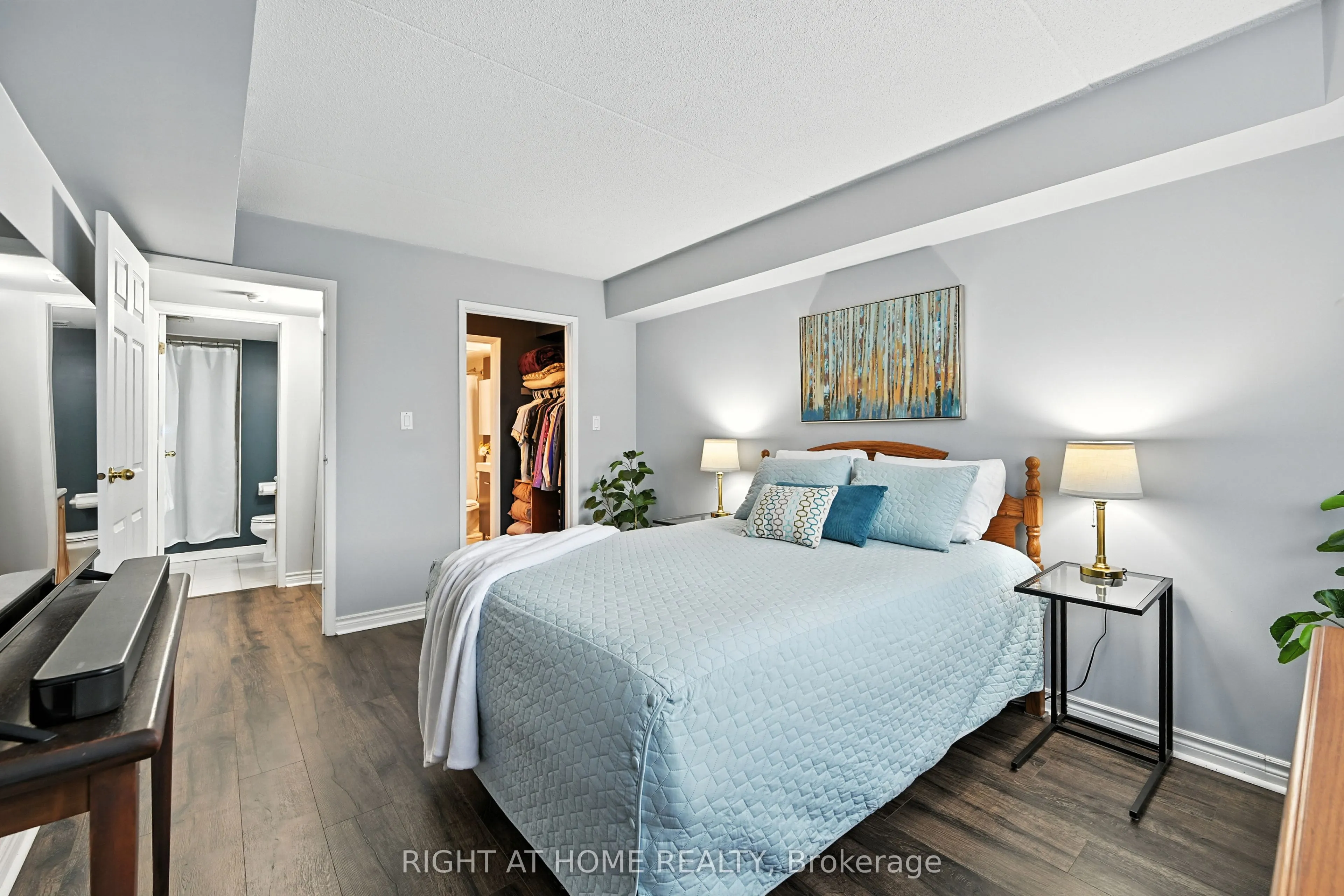 3499 Upper Middle Road, #404
