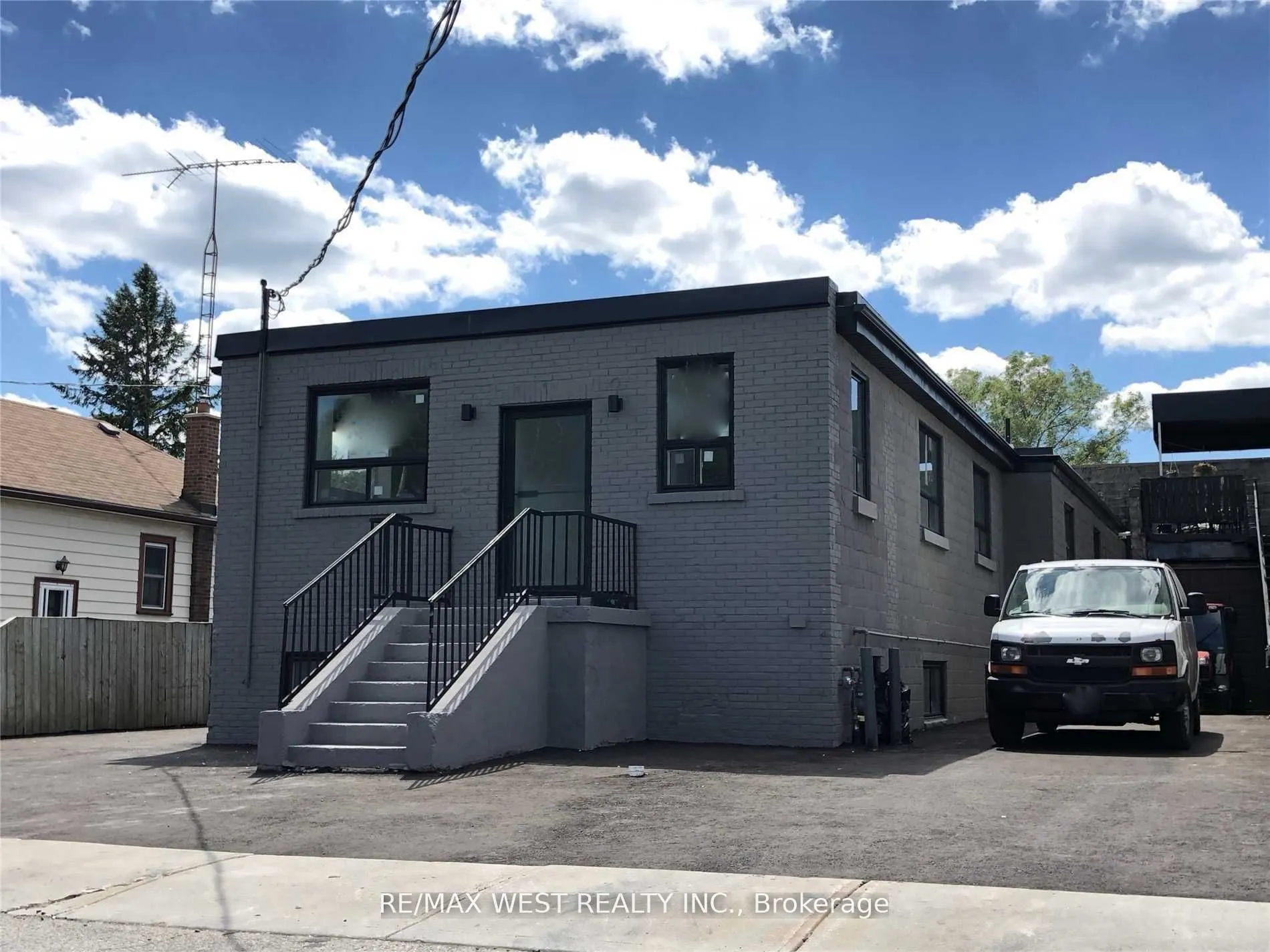 136 Sixteenth Street, #102