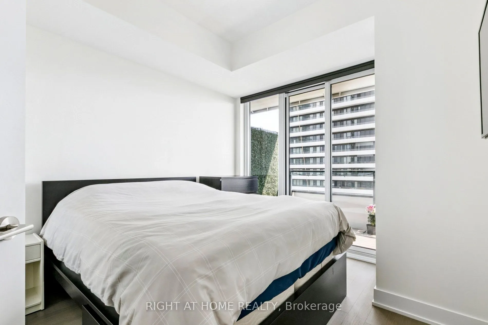 30 Shore Breeze Drive, #2217
