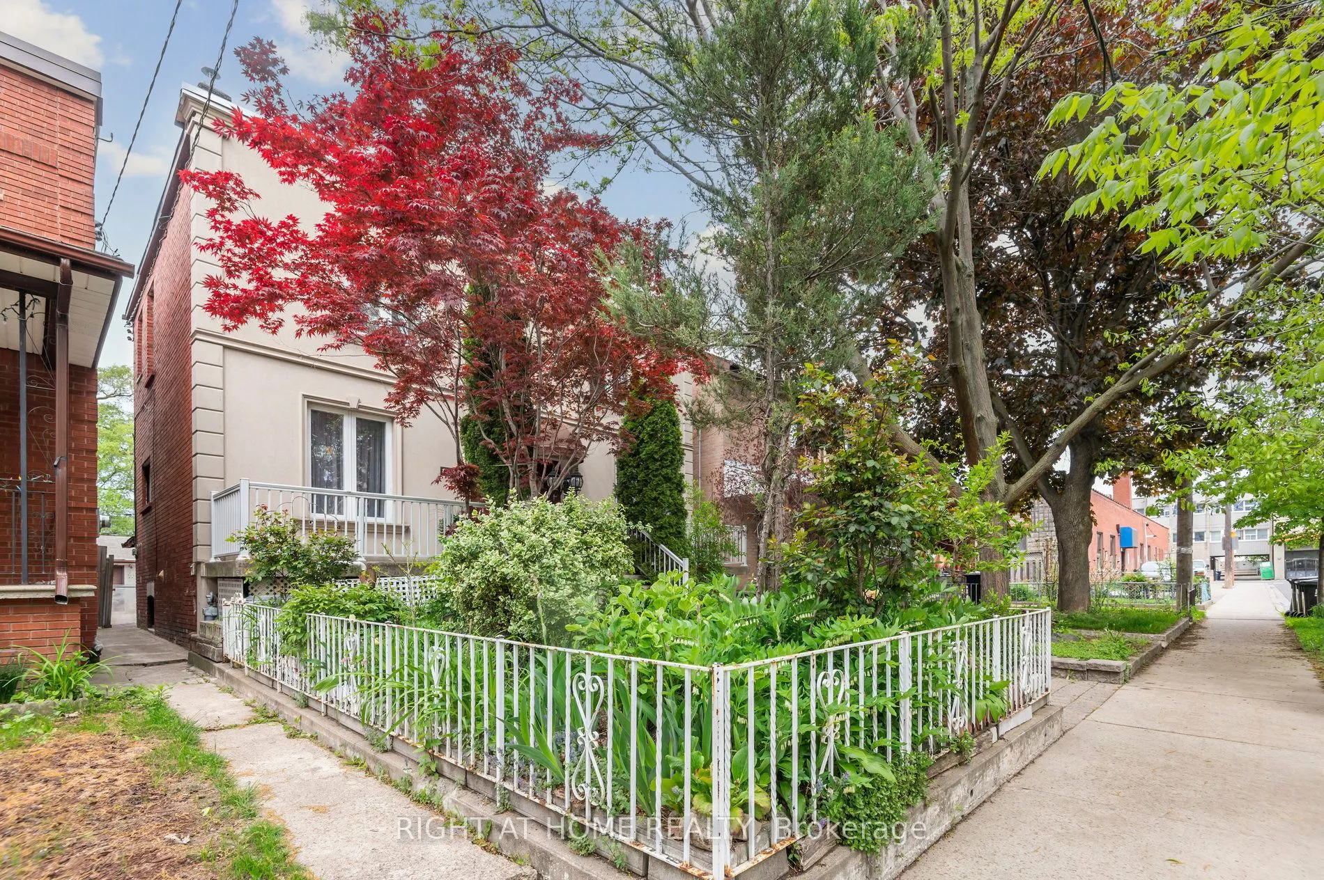 812 Gladstone Avenue
