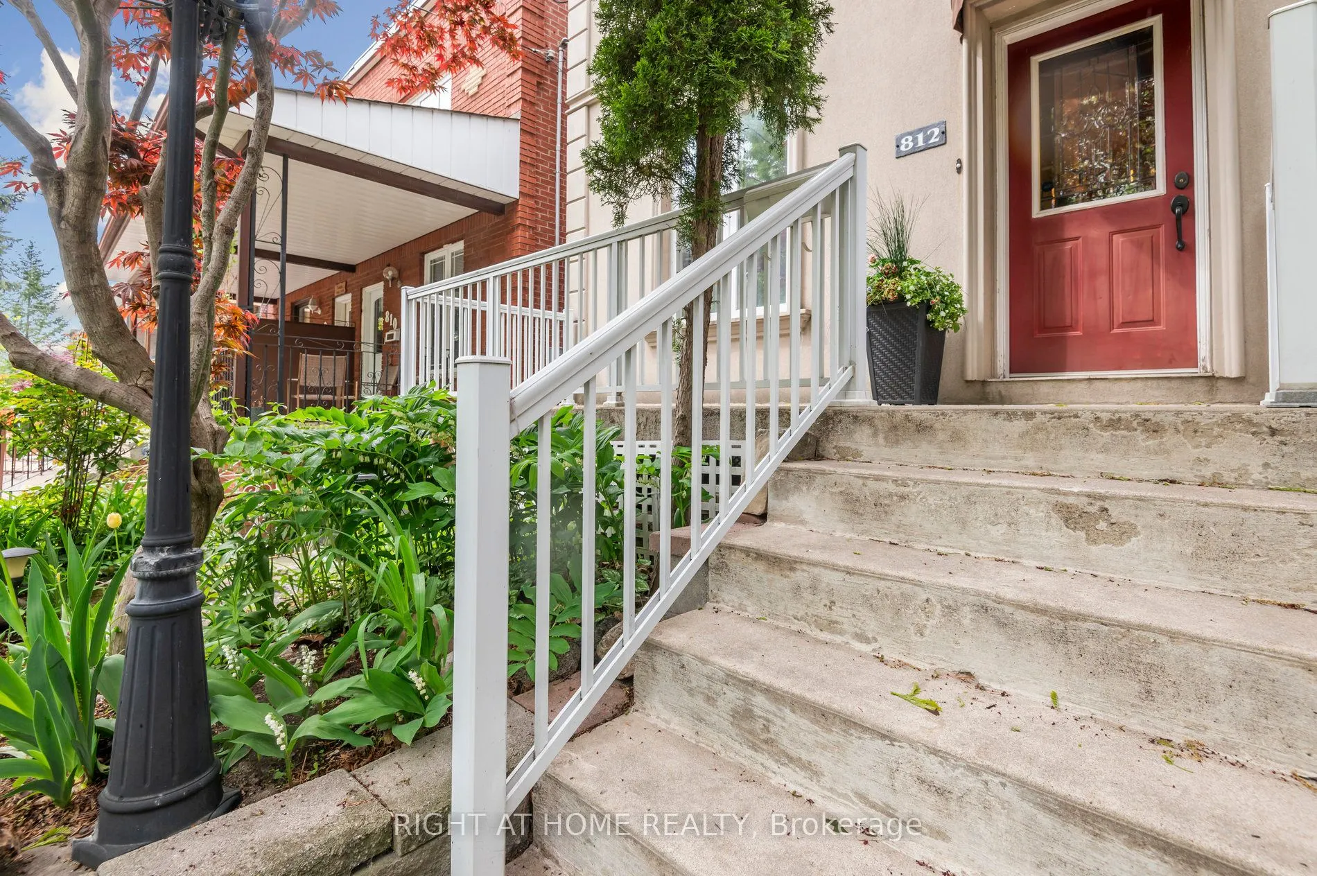 812 Gladstone Avenue
