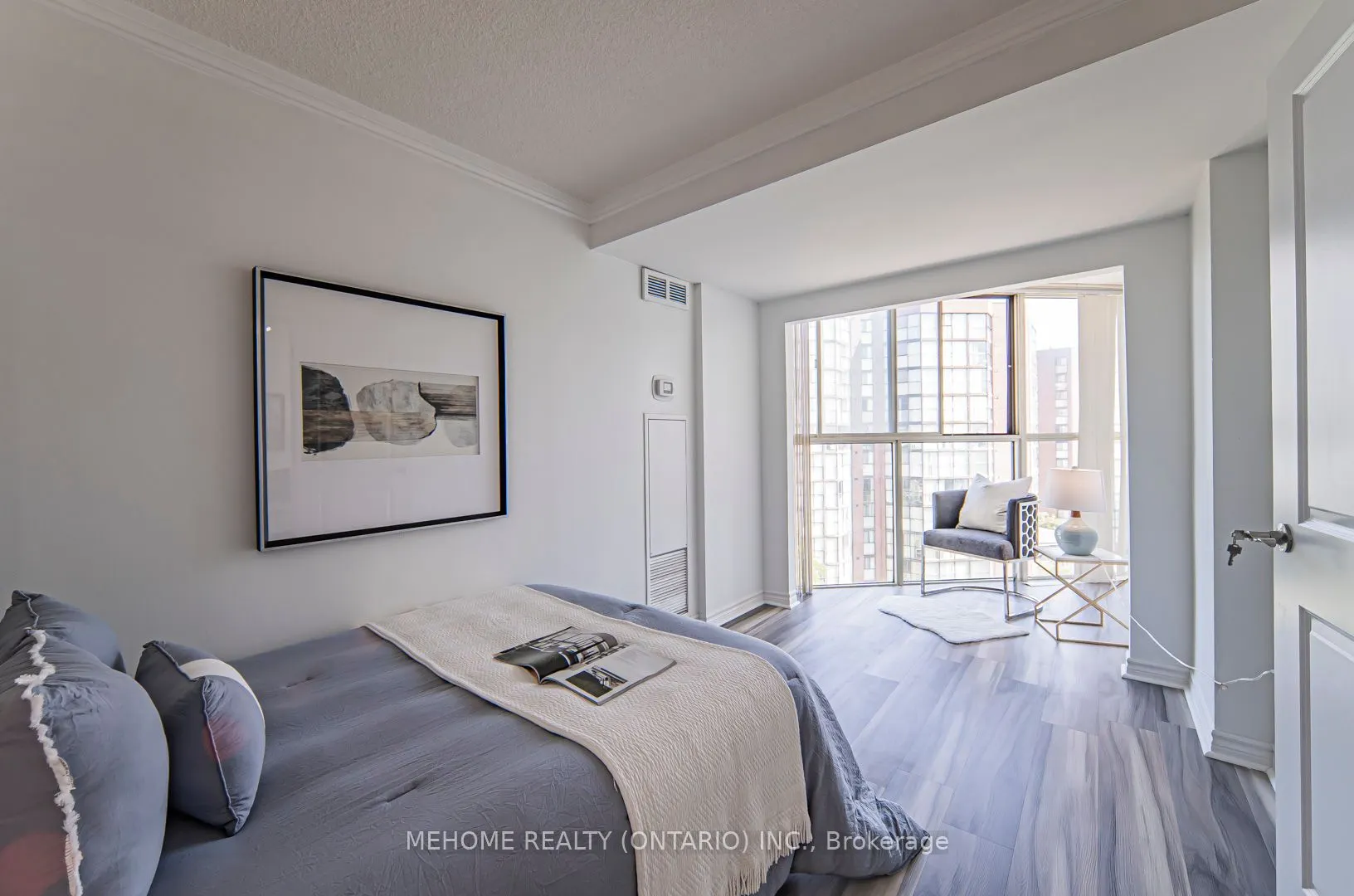 2091 Hurontario Street, #810