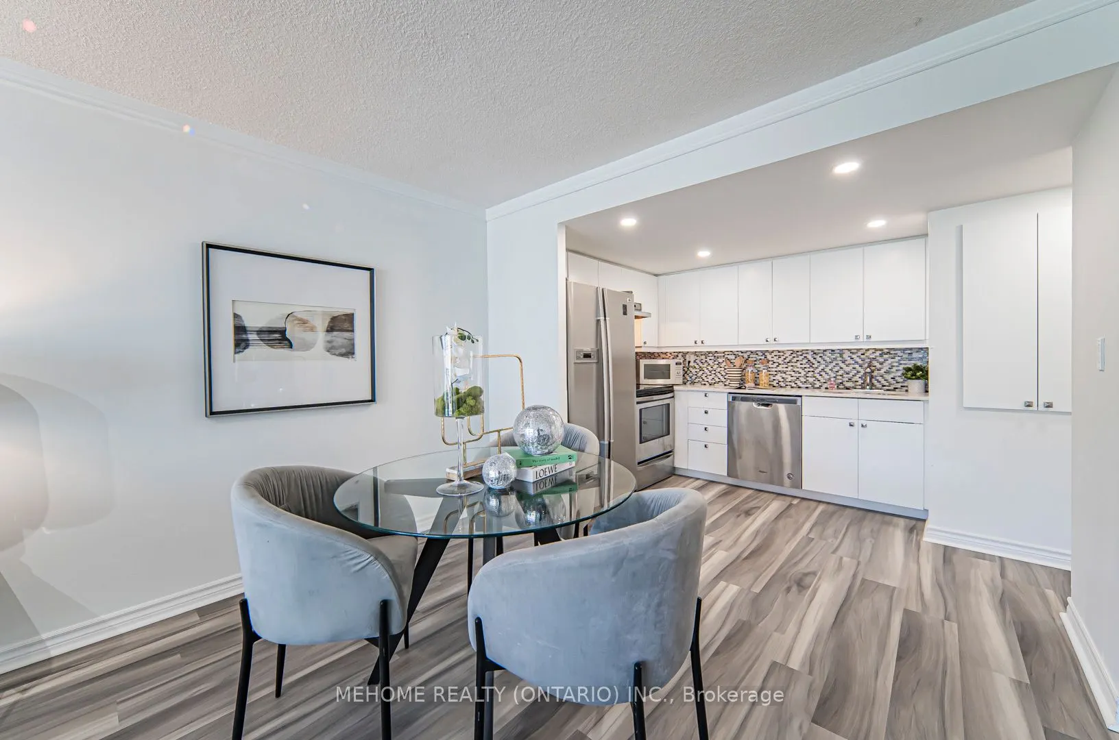 2091 Hurontario Street, #810