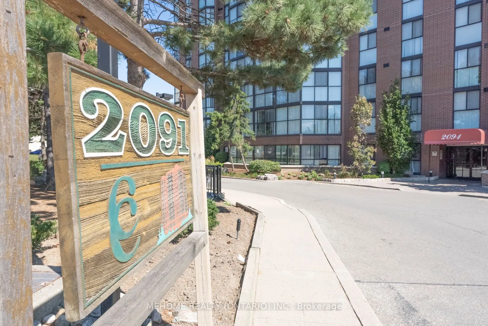2091 Hurontario Street, #810