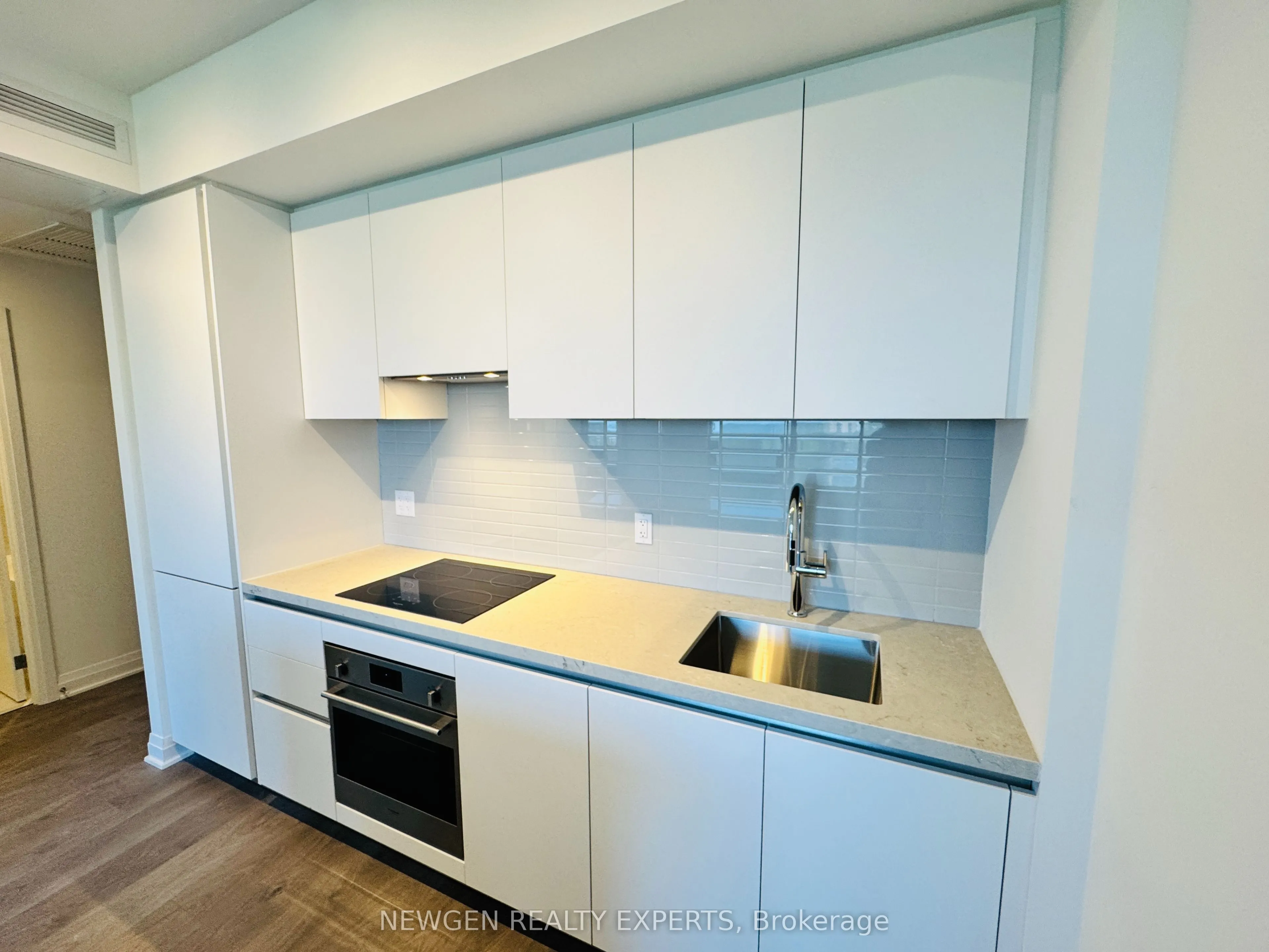 4015 The Exchange, #903