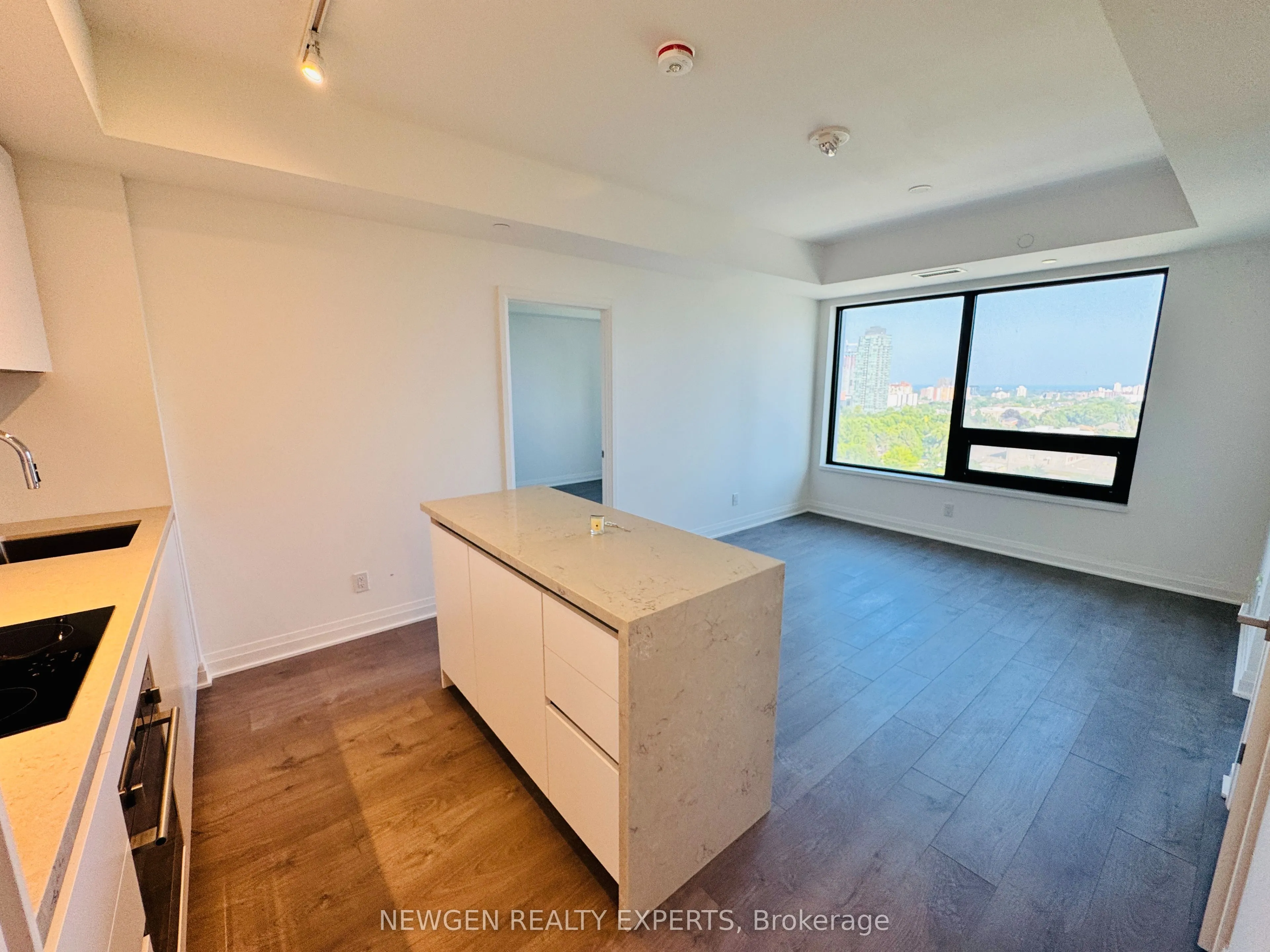 4015 The Exchange, #903
