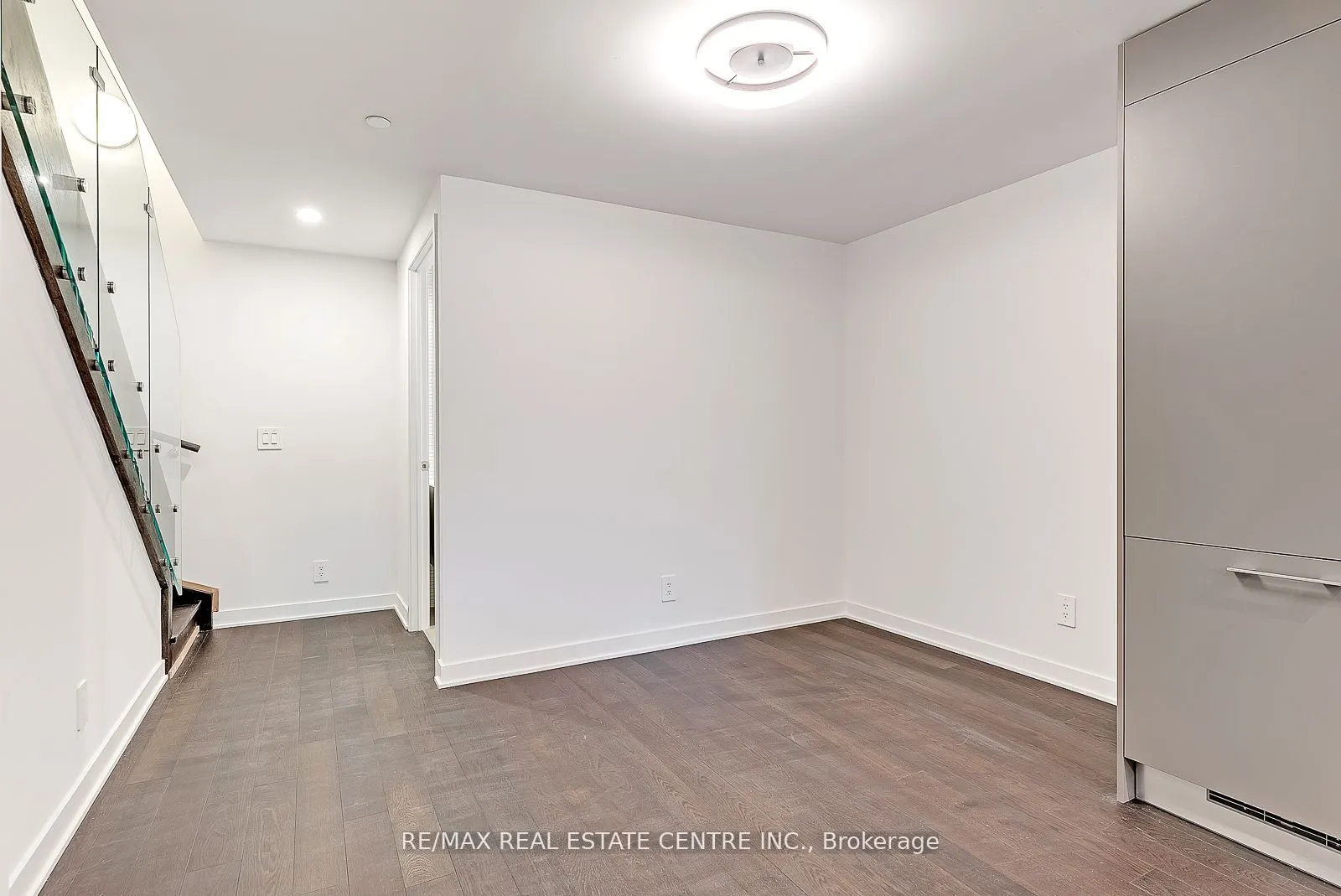 7 Watkinson Avenue, #6