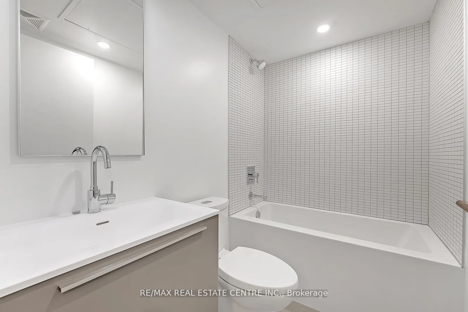 7 Watkinson Avenue, #6
