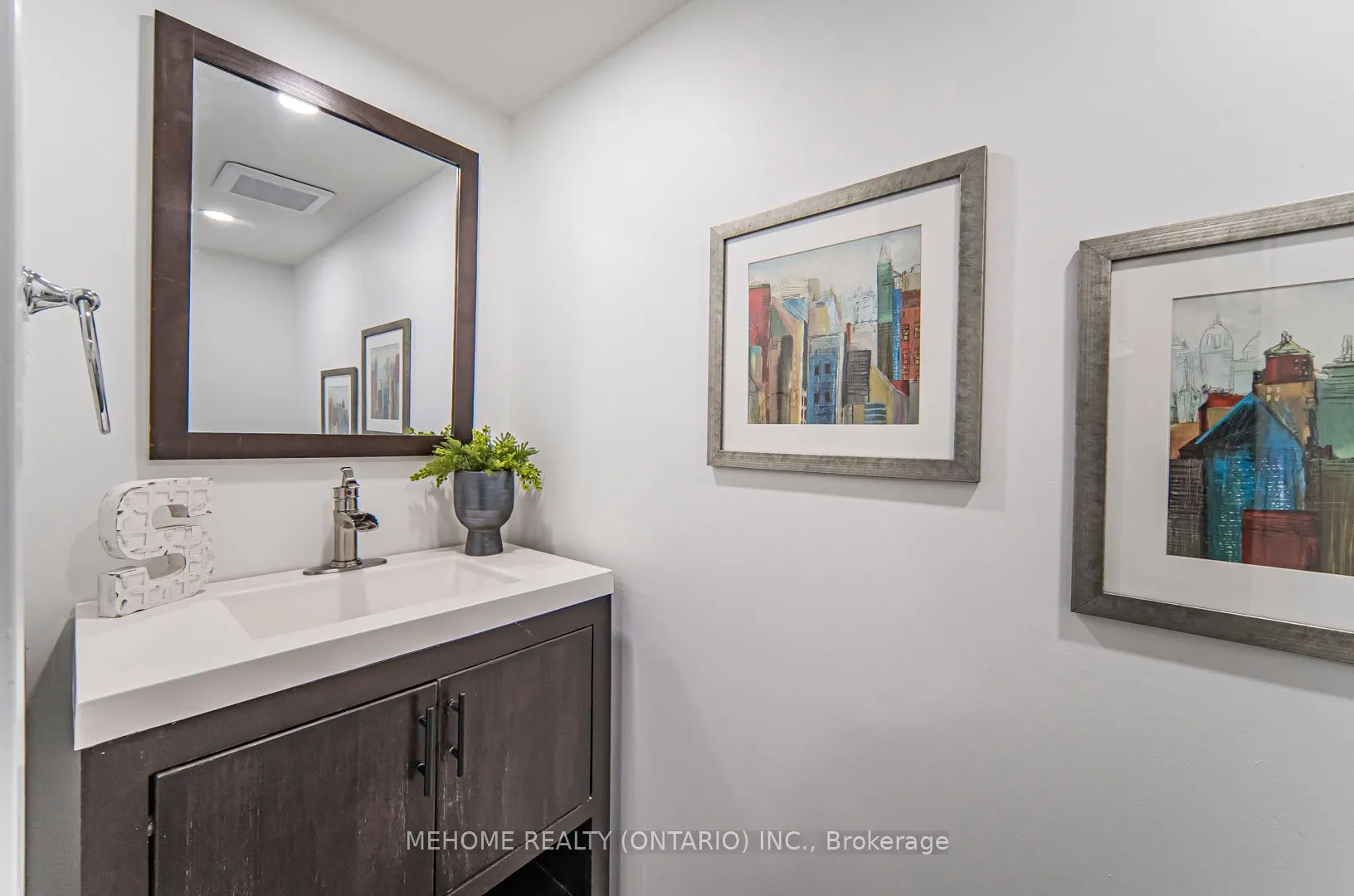 2091 Hurontario Street, #810