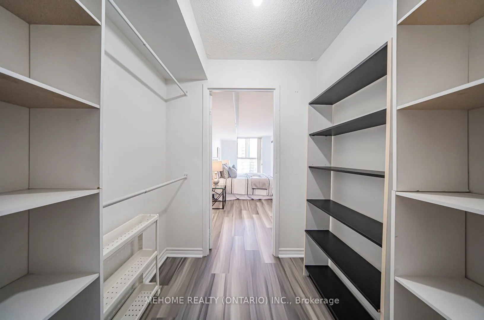 2091 Hurontario Street, #810