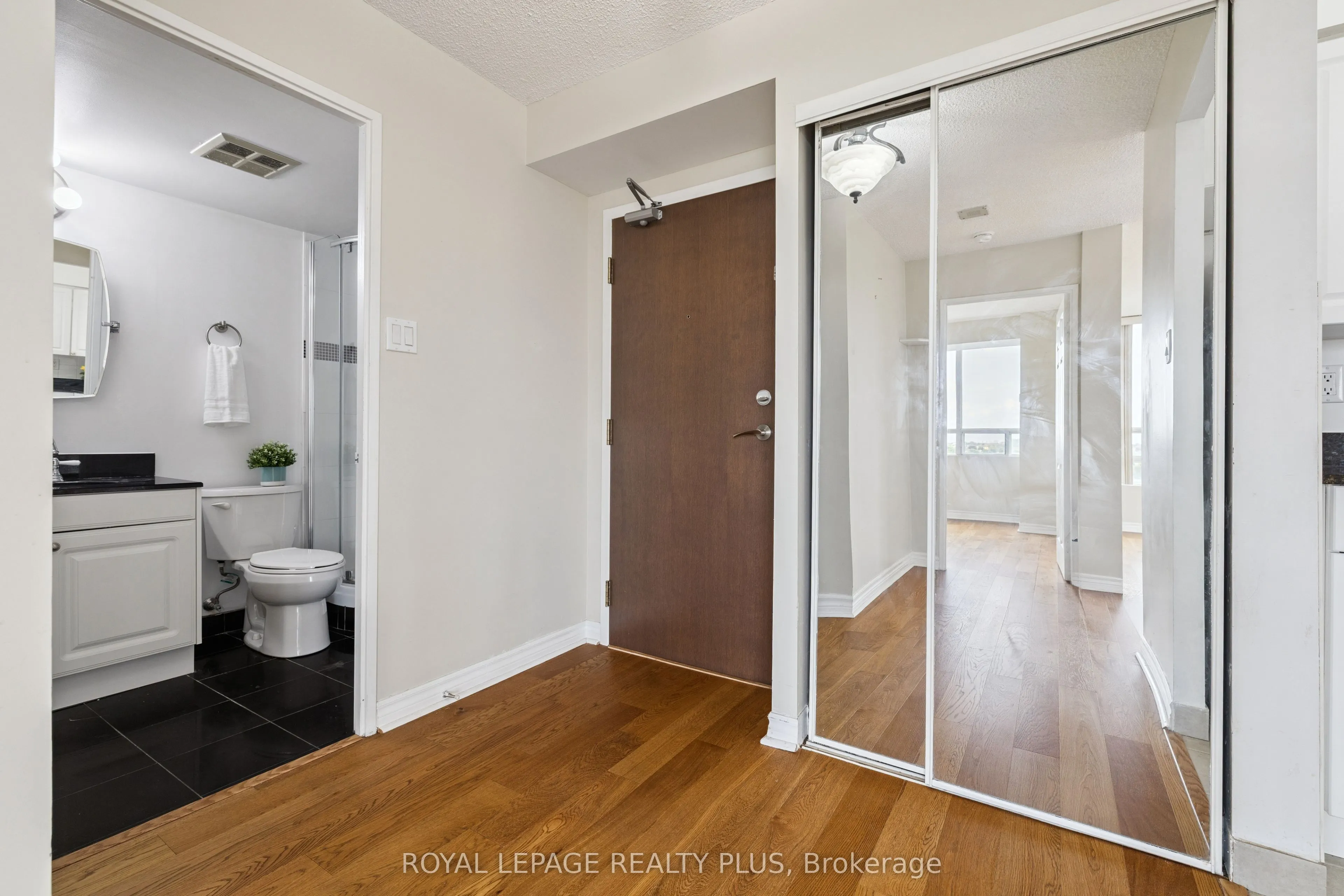 50 Kingsbridge Garden Circle, #712